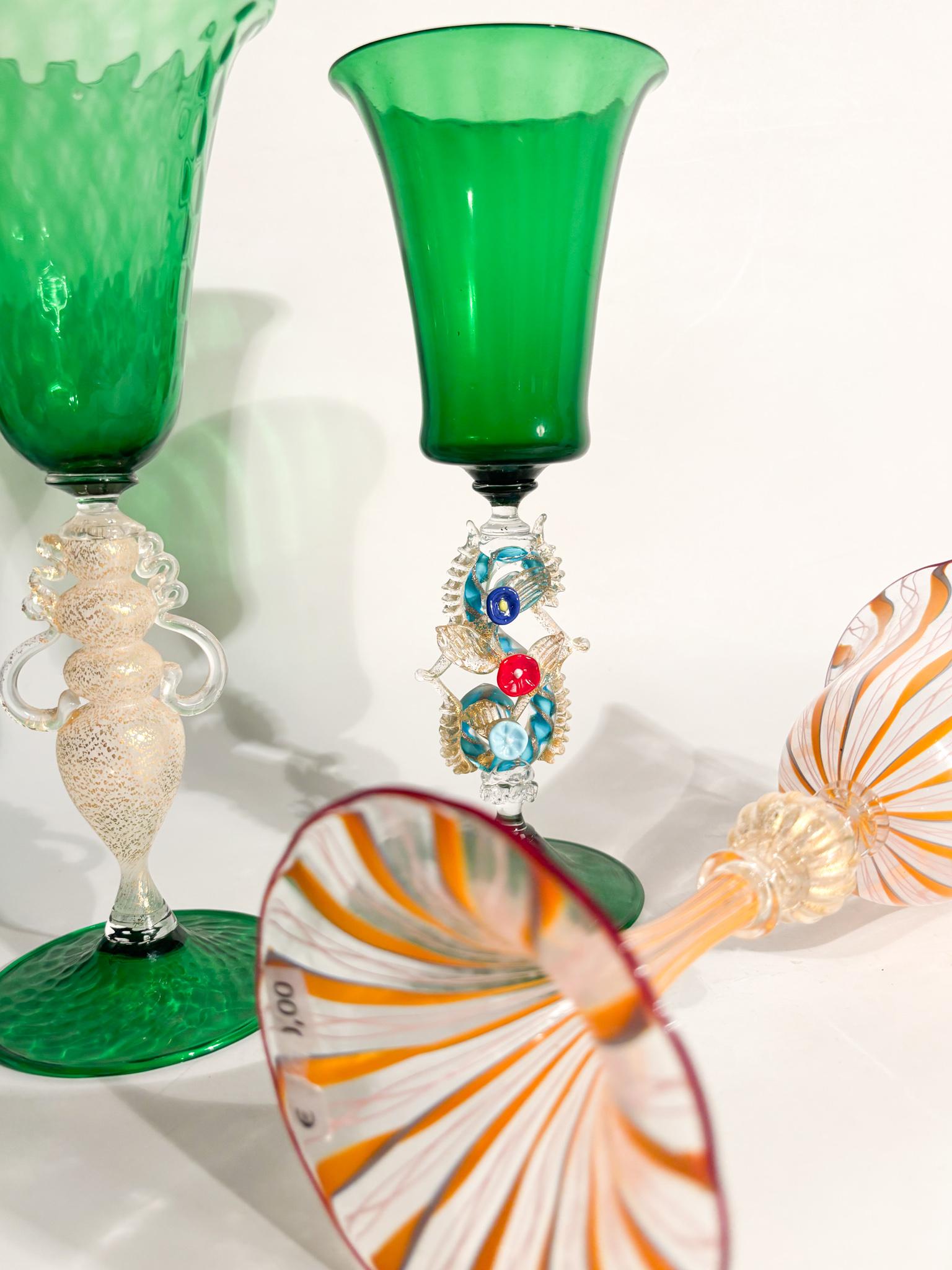Gobelet en verre soufflé de Murano avec travail filigrané 1970 en vente 4