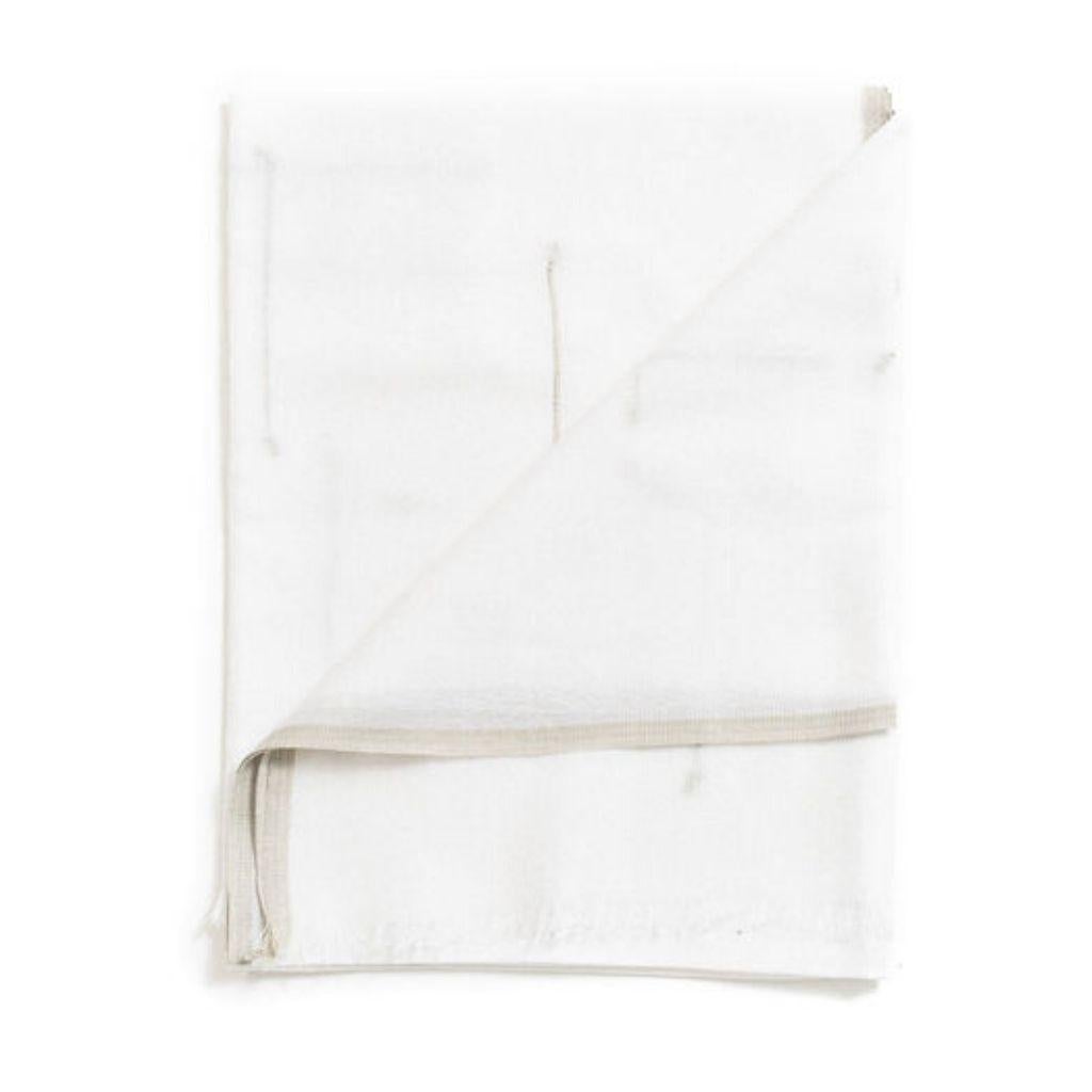 Gris Calico Mist - Écharpe en coton souple tissée à la main en vente
