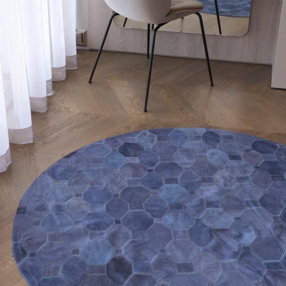 Machine-Made California Inspired Oleada Circulo Periwinkle Cowhide Rug For Sale