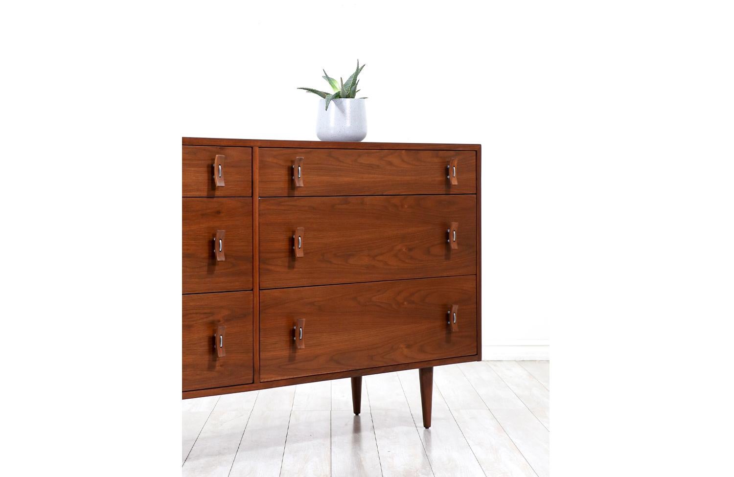 California Modern 6-Drawer Dresser by Stanley Young In Excellent Condition In Los Angeles, CA