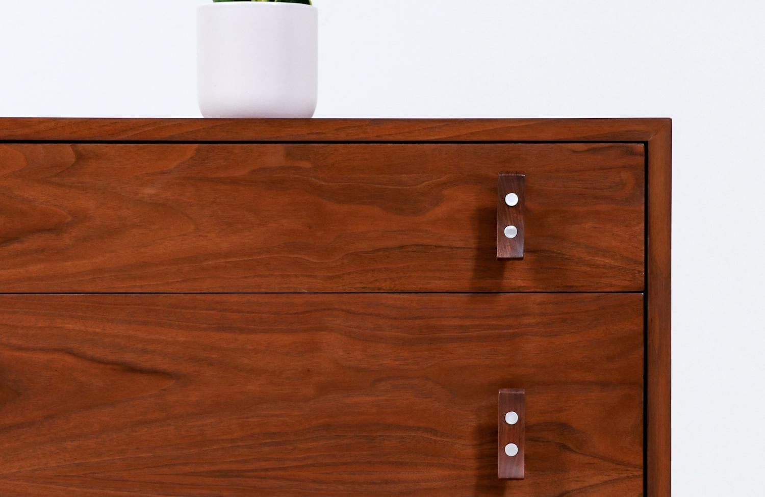 Steel Expertly Restored - California Modern 6-Drawer Walnut Dresser by Stanley Young For Sale