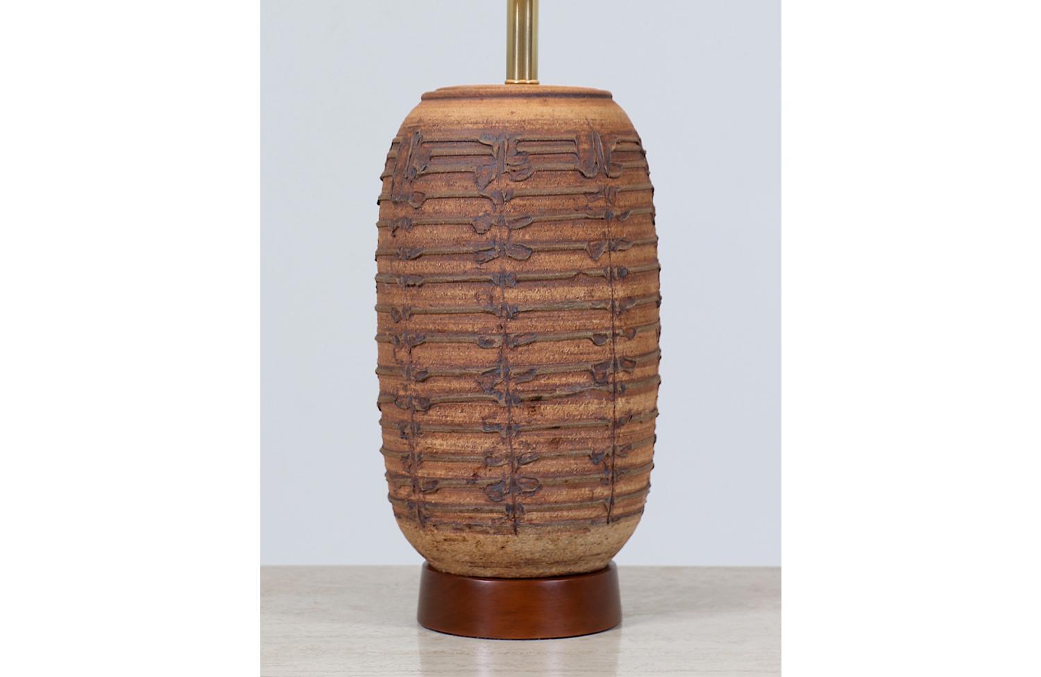 Expertly Restored - California Modern Ceramic Table Lamp by Bob Kinzie In Excellent Condition For Sale In Los Angeles, CA