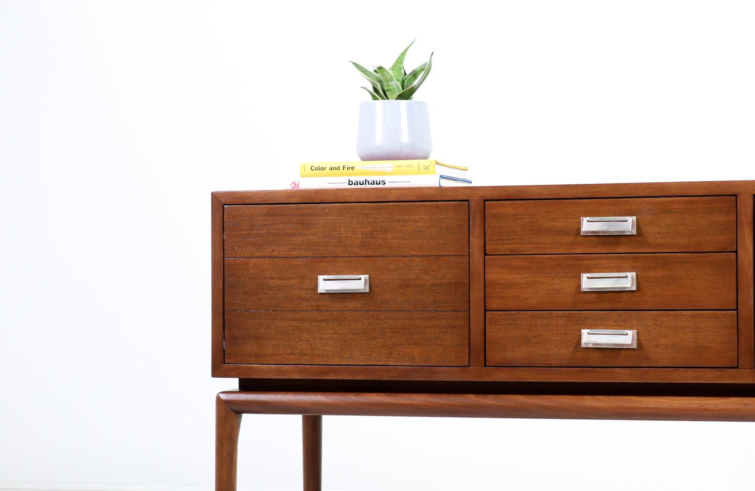 California Modern Credenza by Maurice Bailey for Monteverdi-Young For Sale 1