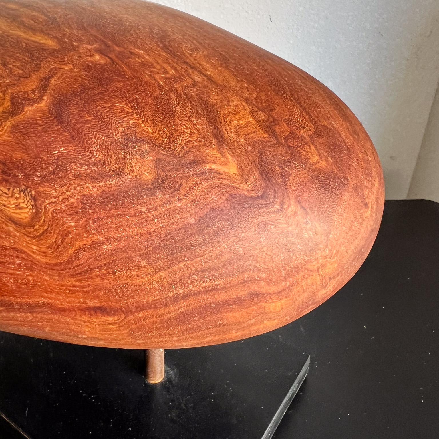 Moderne organische ovale Tischskulptur aus exotischem Holz, Kalifornien, Moderne im Angebot 2