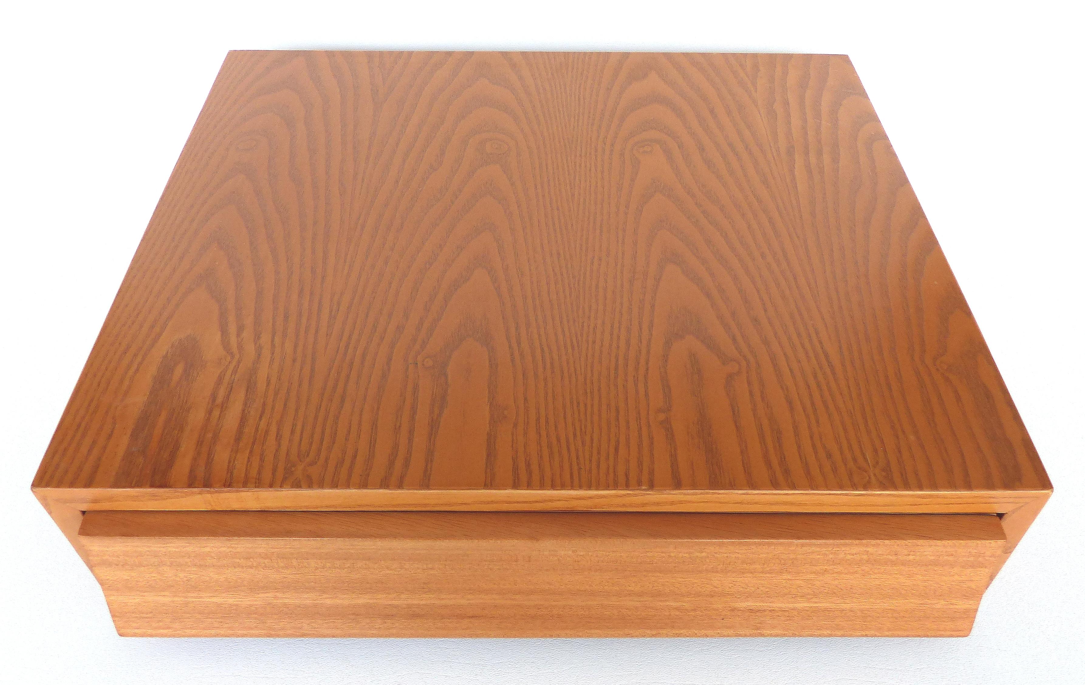 California Modern Paul Laszlo Brown-Saltman Nightstands, Wall Hung Floating  In Good Condition In Miami, FL