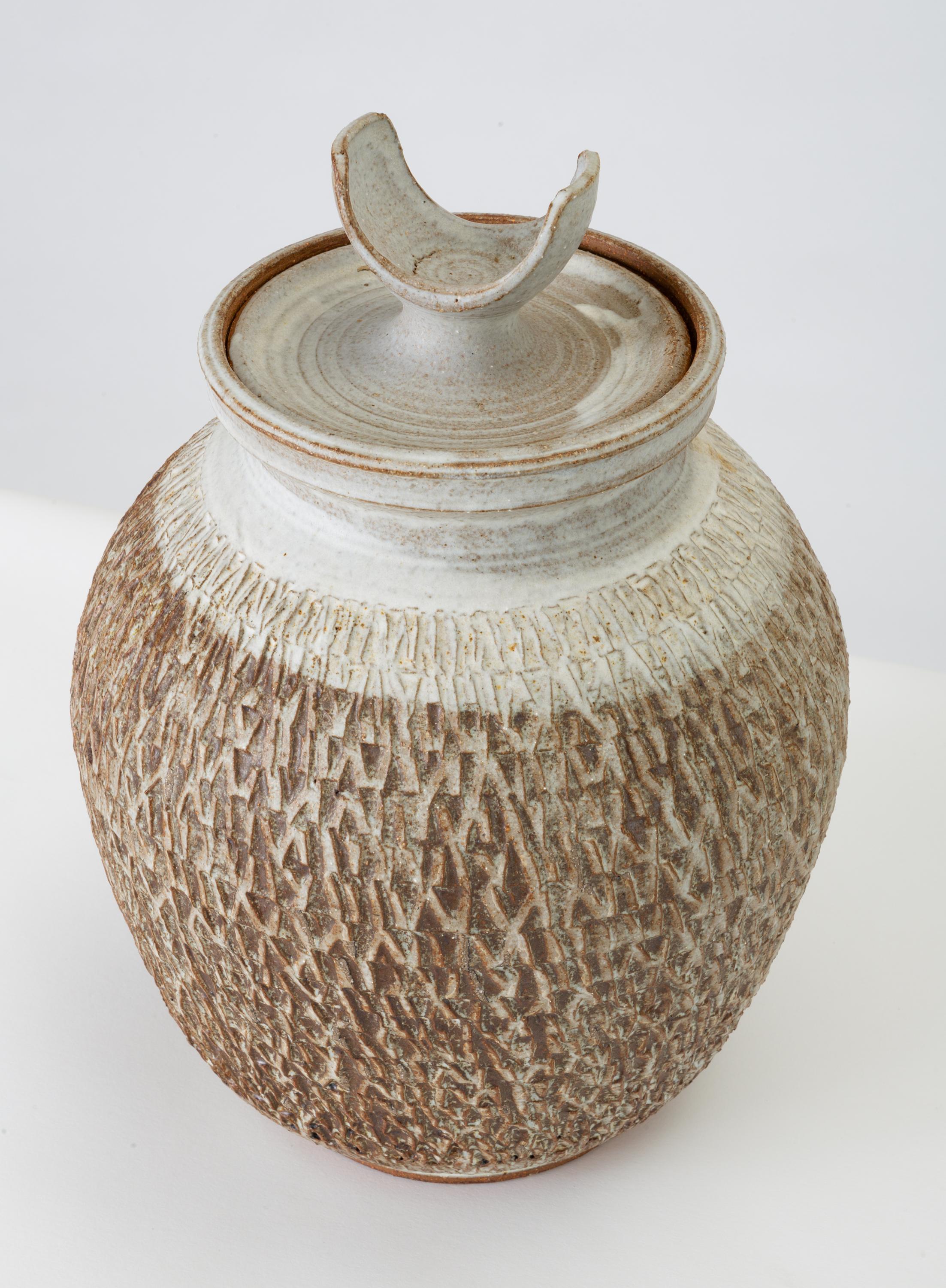 California Modern Textured Studio Pottery Vessel with Lid by Don Jennings In Good Condition In Los Angeles, CA