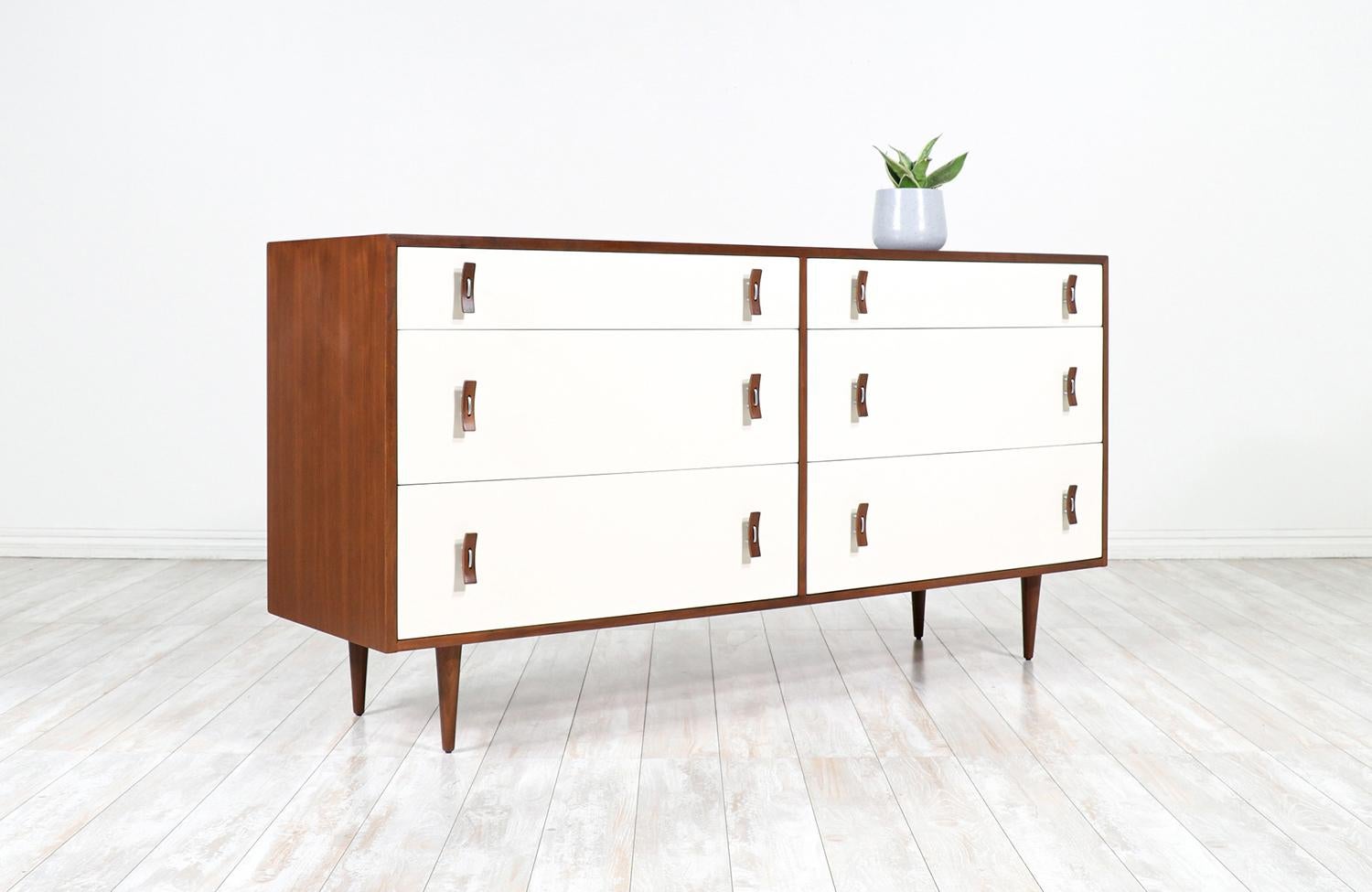 Mid-Century Modern California Modern Two-Tone Lacquered Dresser by Stanley Young for Glenn of CA