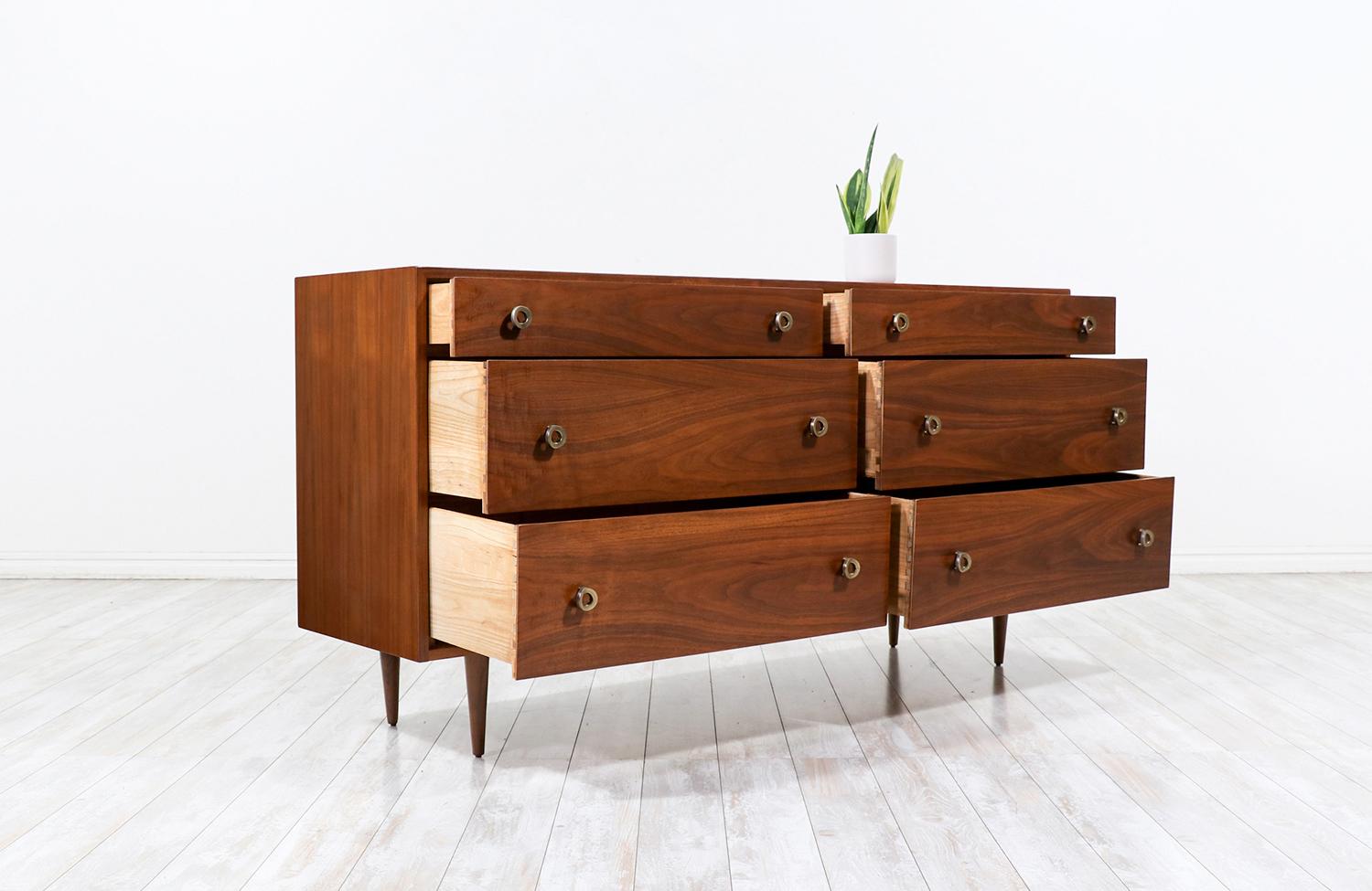 Mid-Century Modern California Modern Walnut Dresser by Greta M. Grossman for Glenn of California