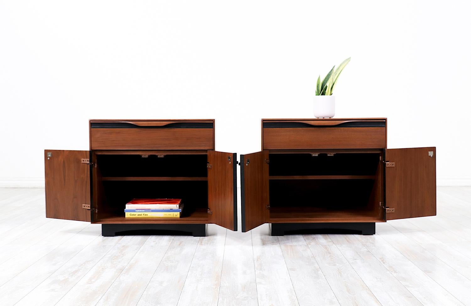 American Expertly Restored - California Modern Walnut Night Stands by John Kapel  For Sale