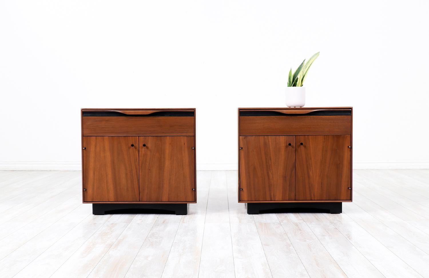 Expertly Restored - California Modern Walnut Night Stands by John Kapel  In Excellent Condition For Sale In Los Angeles, CA