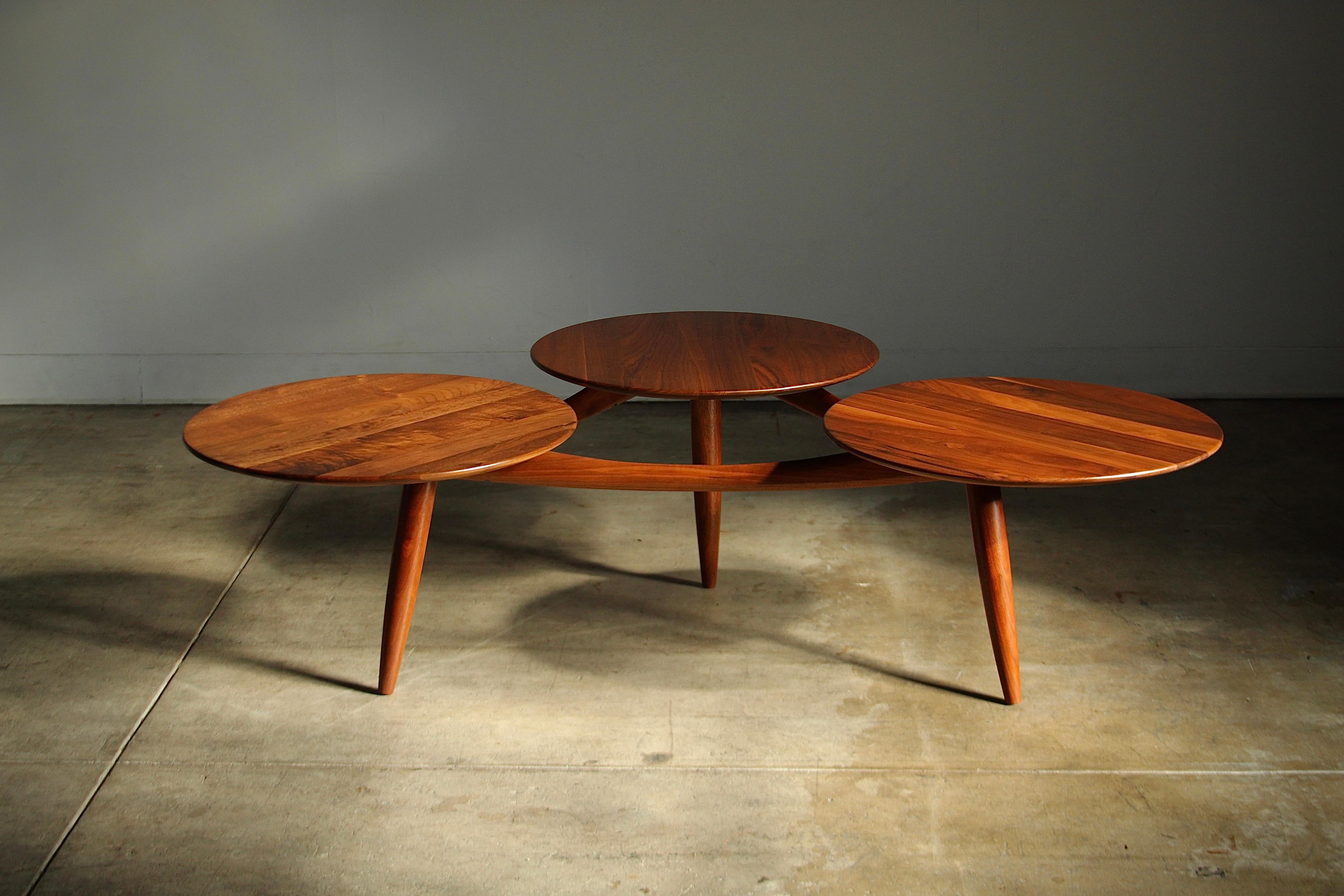 A stunning, California modernist coffee table manufactured by ACE-HI of Gardena, CA as part of their 