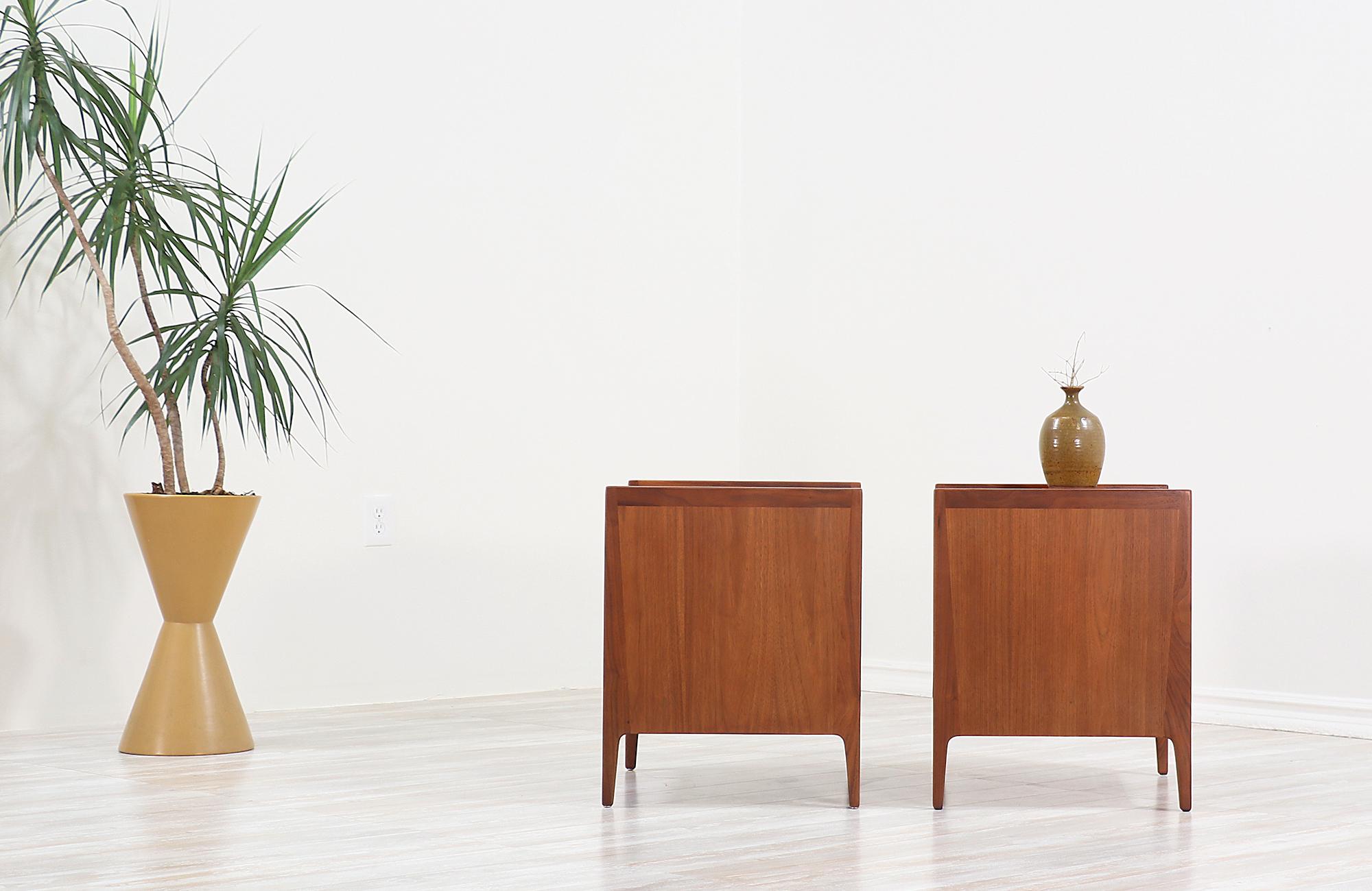 California Modernist Nightstands by Richard Thompson for Glenn of California In Excellent Condition In Los Angeles, CA
