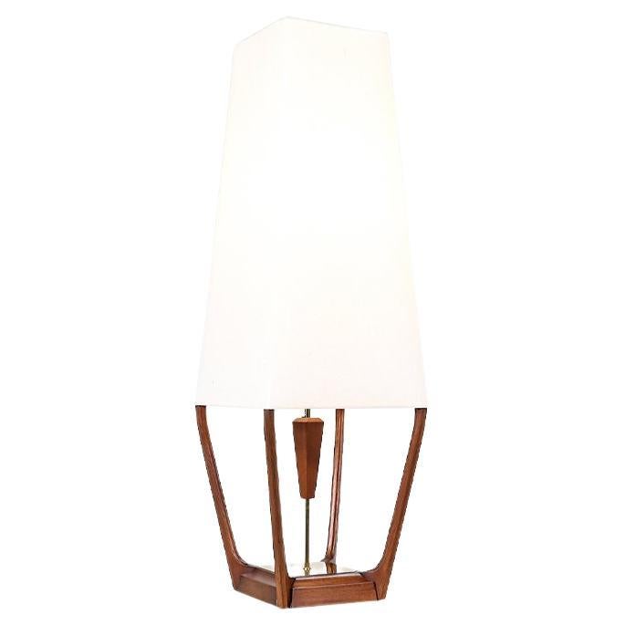 Lampe de table de style pyramide de Modeline of CA restaurée de manière experte en vente
