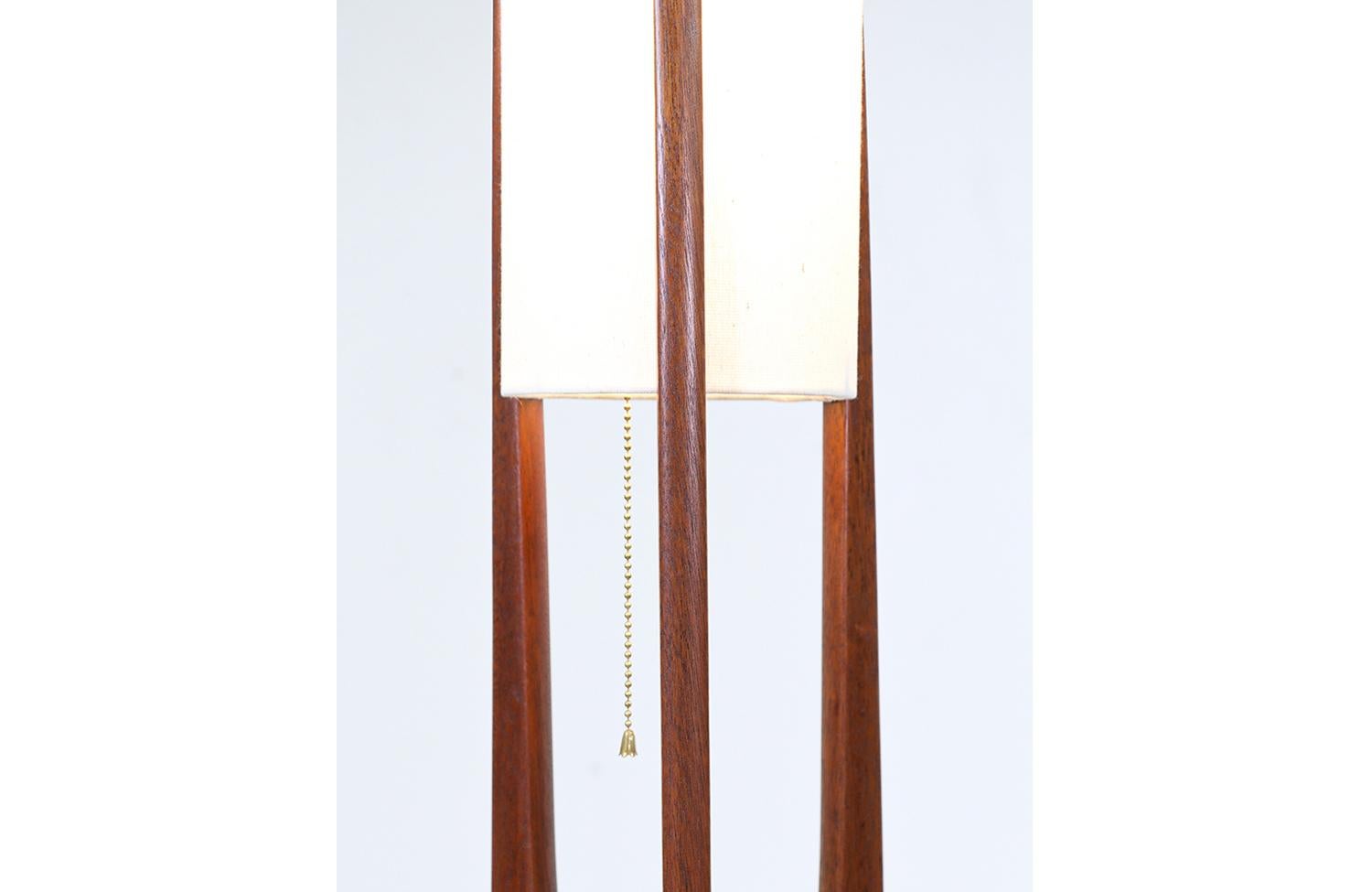 Mid-20th Century California Modernist Sculpted Table Lamp by Modeline of CA
