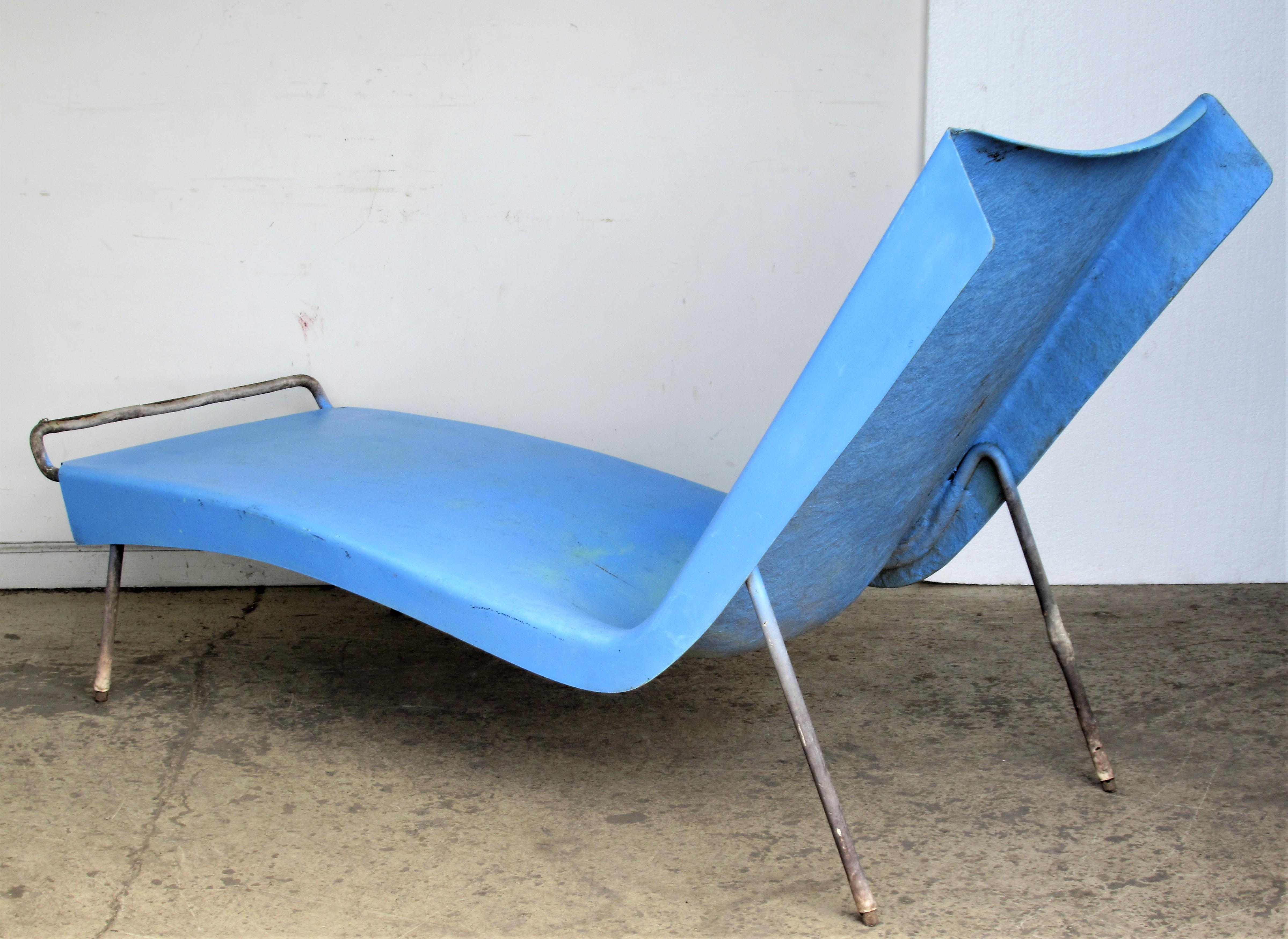 20th Century California Modernist Style Fiberglass Chaise Lounge