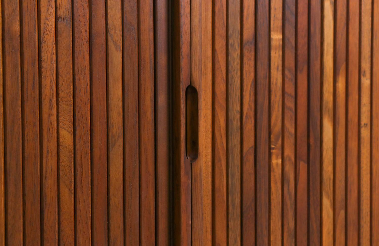 Credenza con sportello a tamburo modernista della California di Milo Baughman in vendita 6