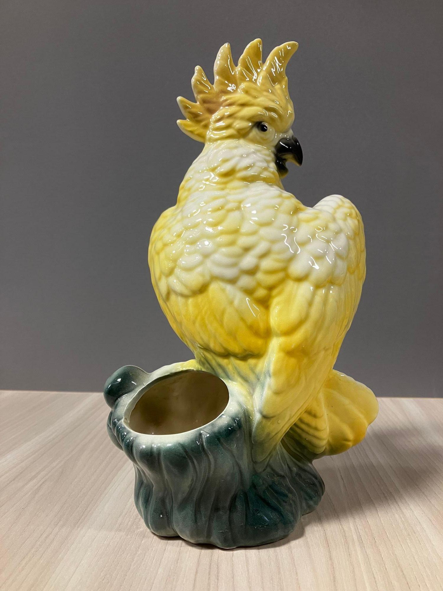 Mid-20th Century California Pottery Ceramic Tropical Cockatoo Bud Vase Statue For Sale