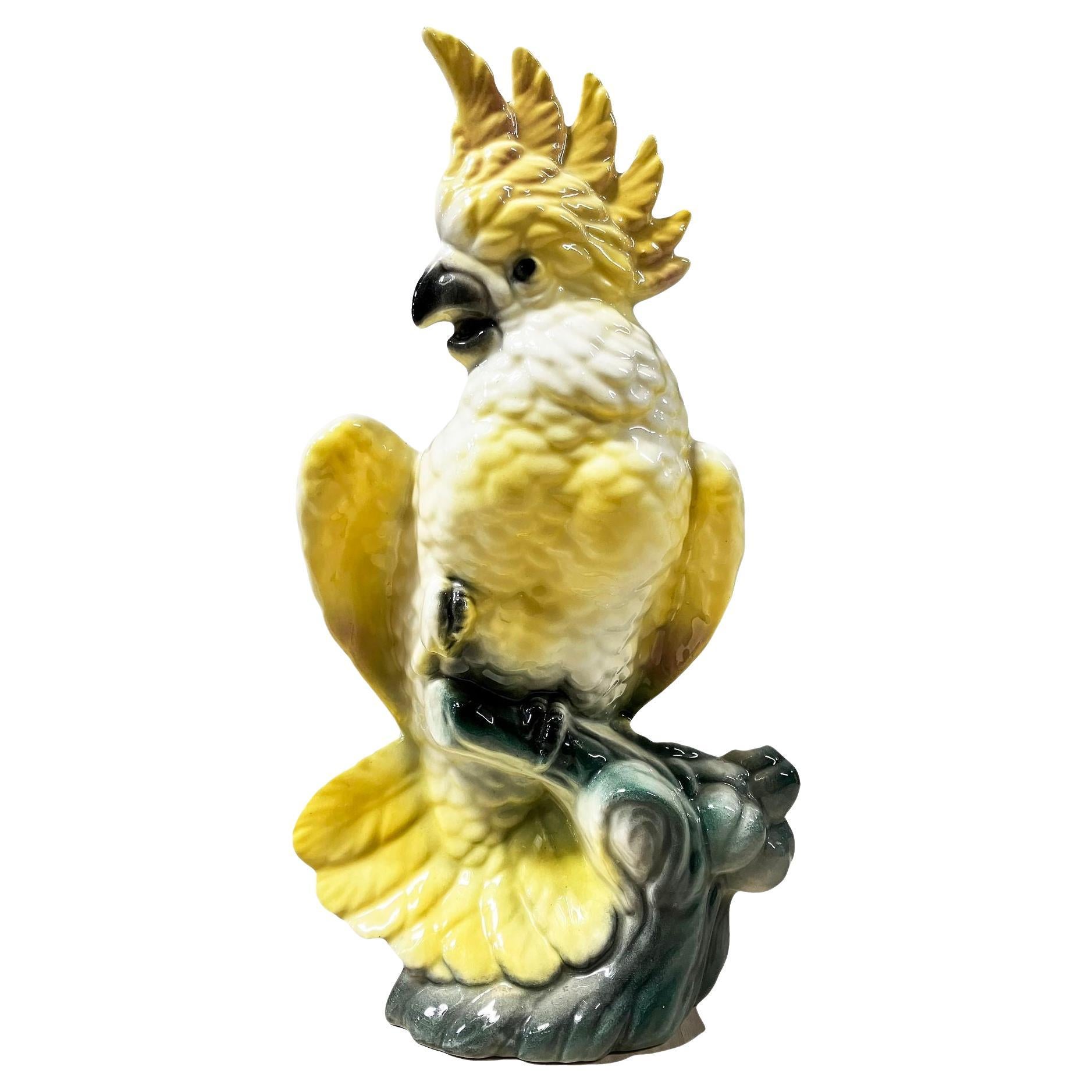 California Pottery Céramique Tropical Cockatoo Bud Vase Statue en vente