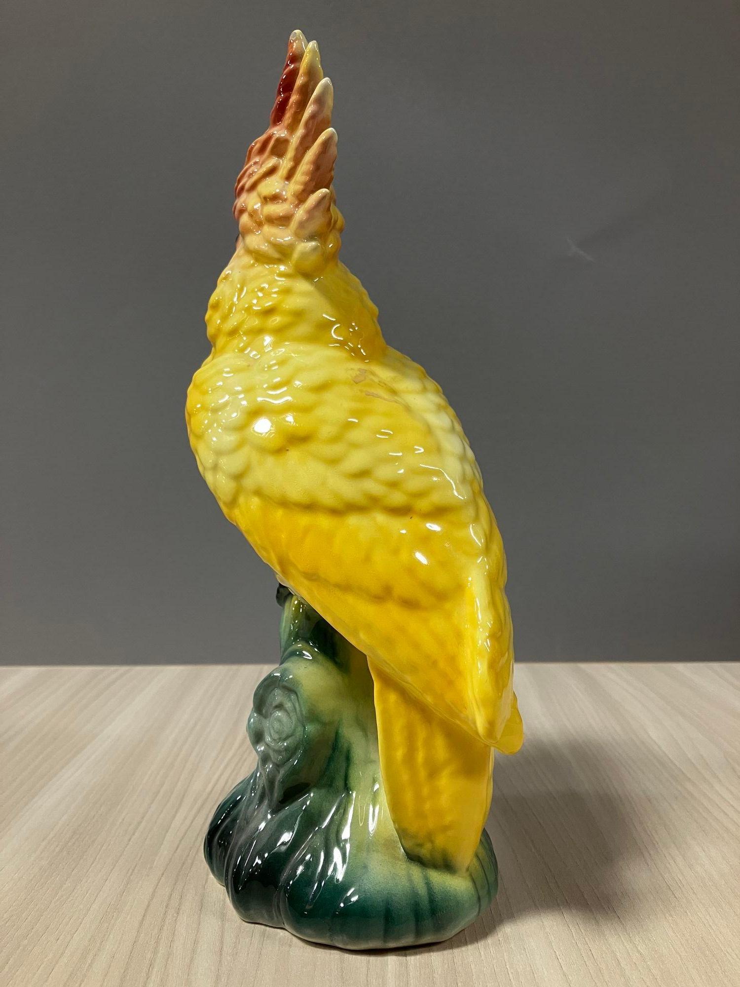California Pottery Ceramic Tropical Cockatoo on Branch Statue In Excellent Condition For Sale In Van Nuys, CA