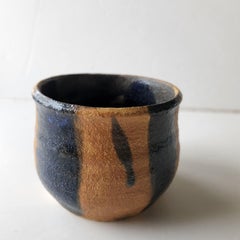 Vase en poterie de grès moderne californien bleu profond à glaçure émaillée, Swish 1982
