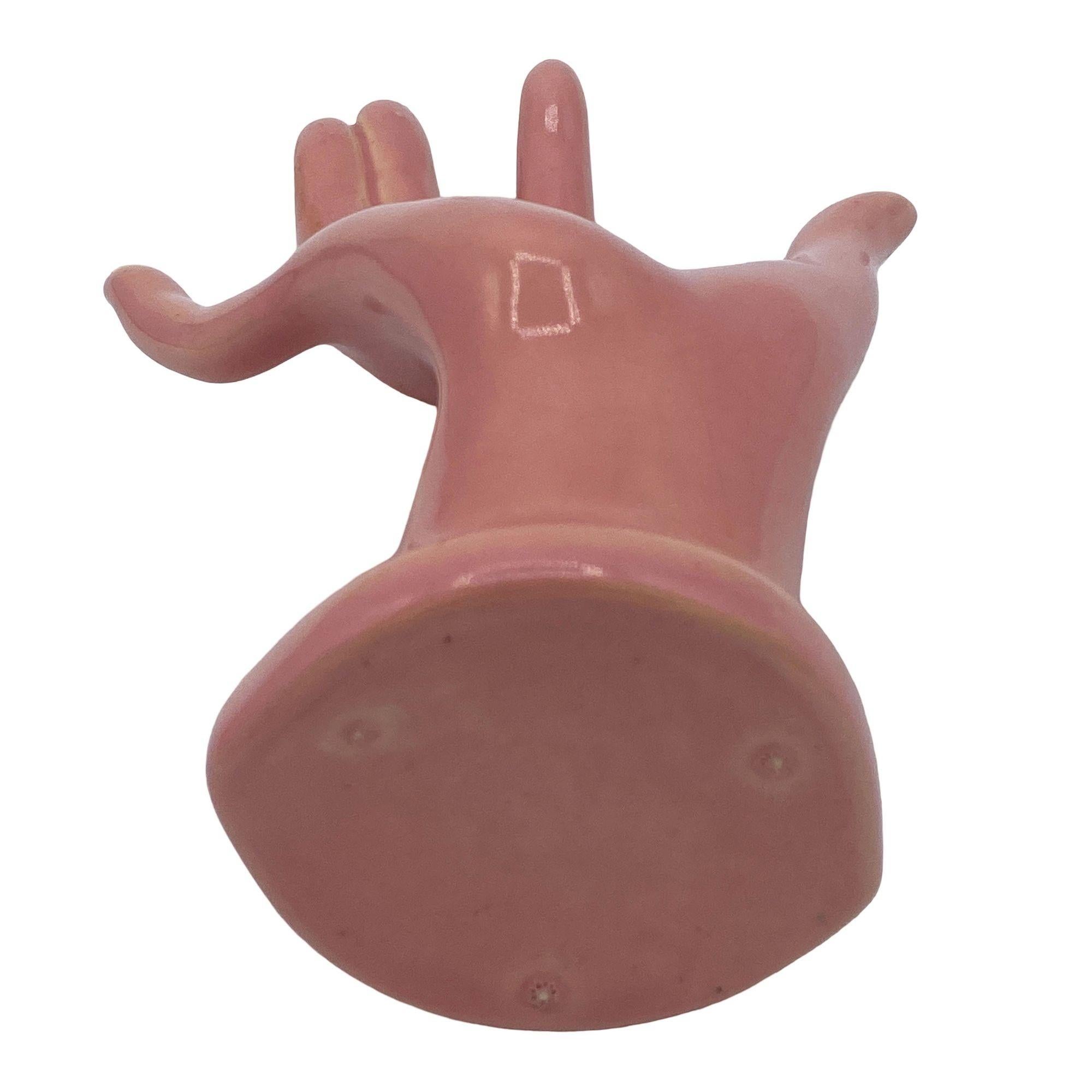 Ceramica California Pottery Portabiglietti da visita a forma di mano femminile rosa salmone in vendita