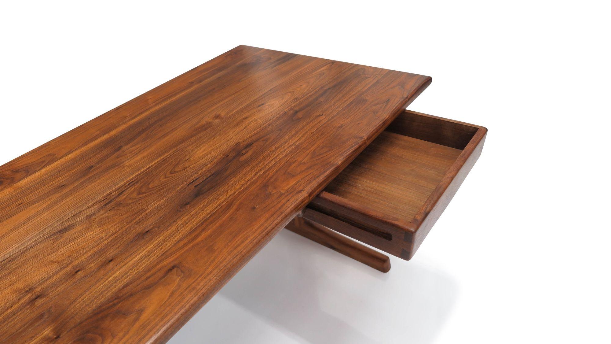 Huilé Bureau de direction en noyer noir de California Studio #1 en vente