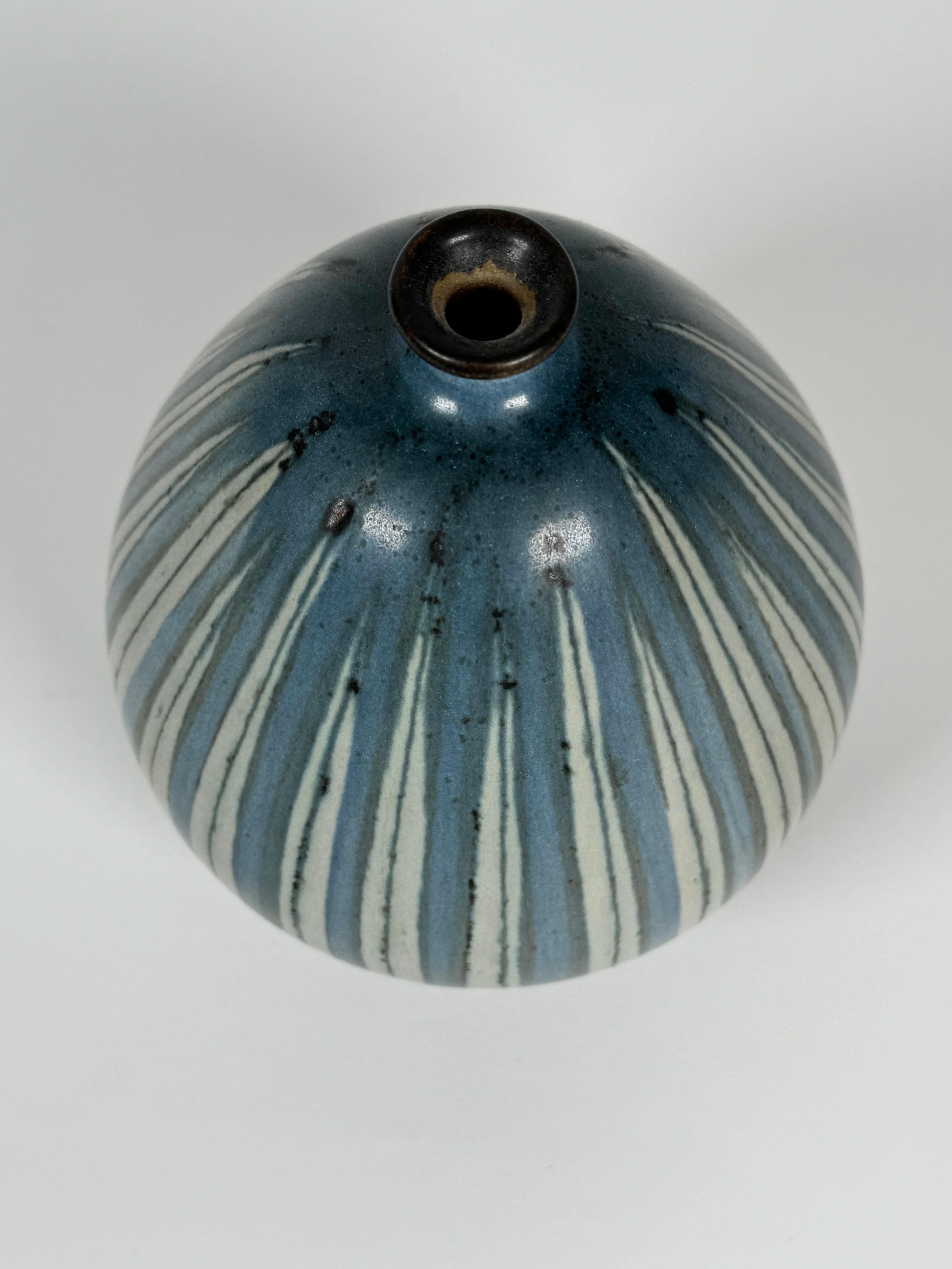 Kalifornisches Studio Keramischer Künstler Rupert Deese Zwiebelig  Vase (1924-2010) (Moderne der Mitte des Jahrhunderts) im Angebot