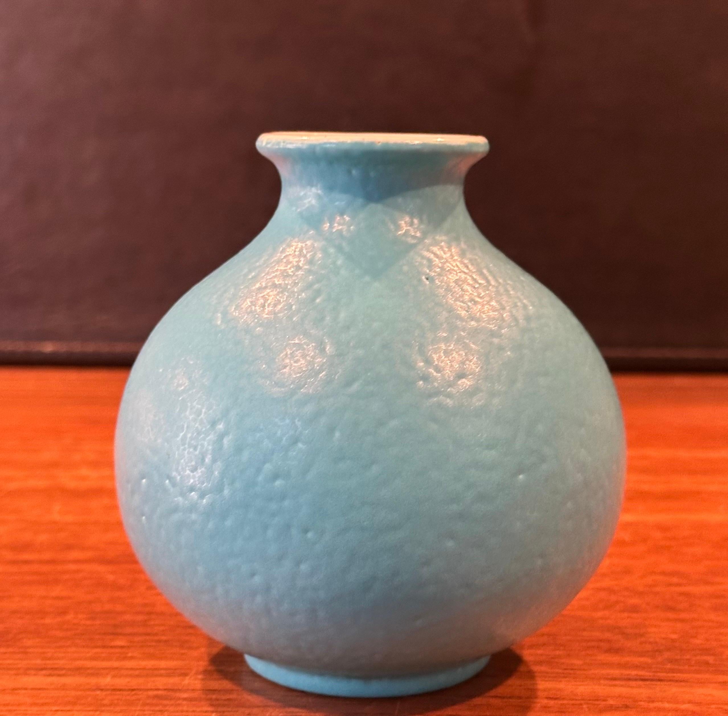 Mid-Century Modern California Studio Pottery Blue and White Vase in the Style of Catalina Pottery For Sale
