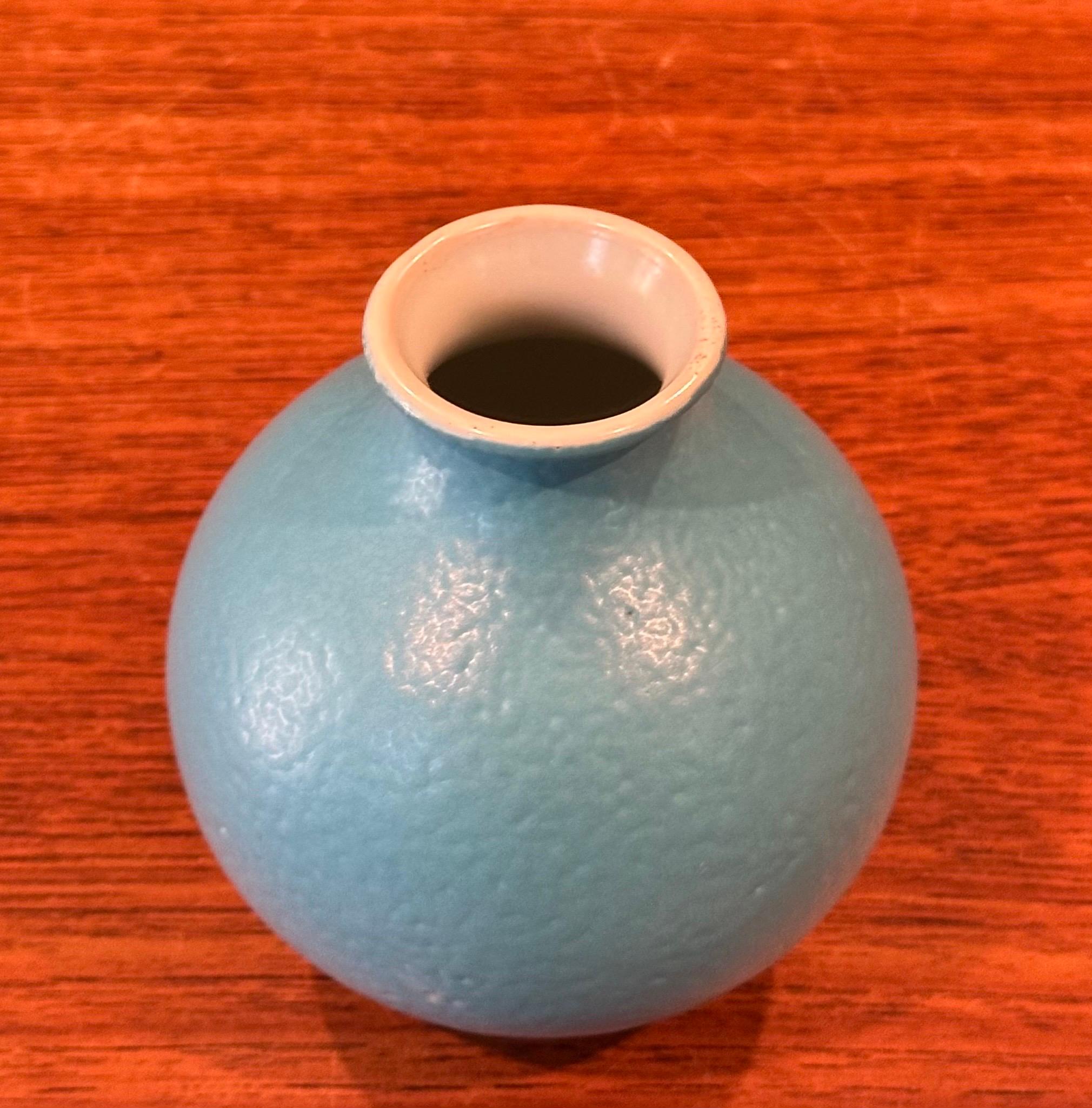 American California Studio Pottery Blue and White Vase in the Style of Catalina Pottery For Sale