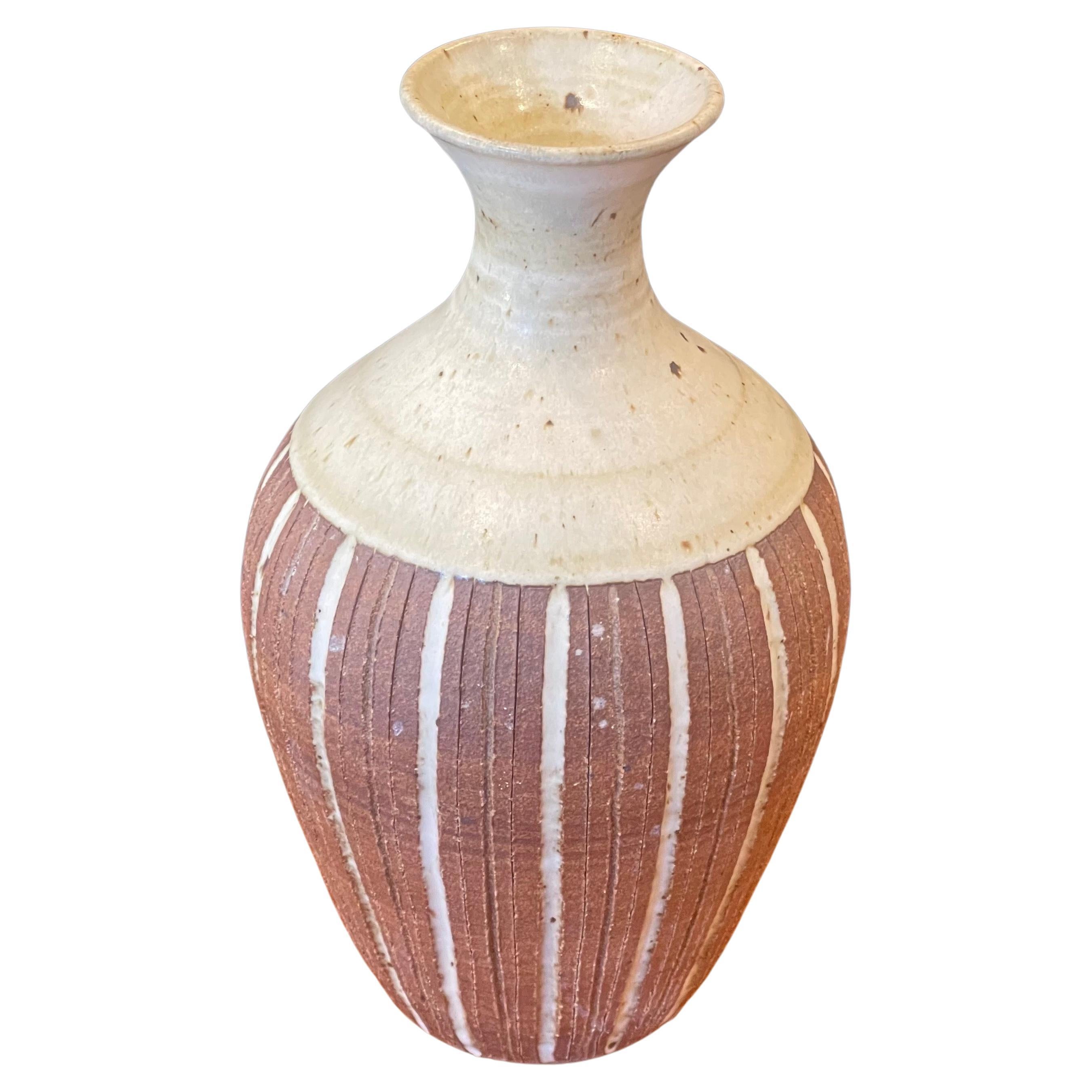 Kalifornienische Studio Pottery Vase aus Steingut von Barbara Moorefield