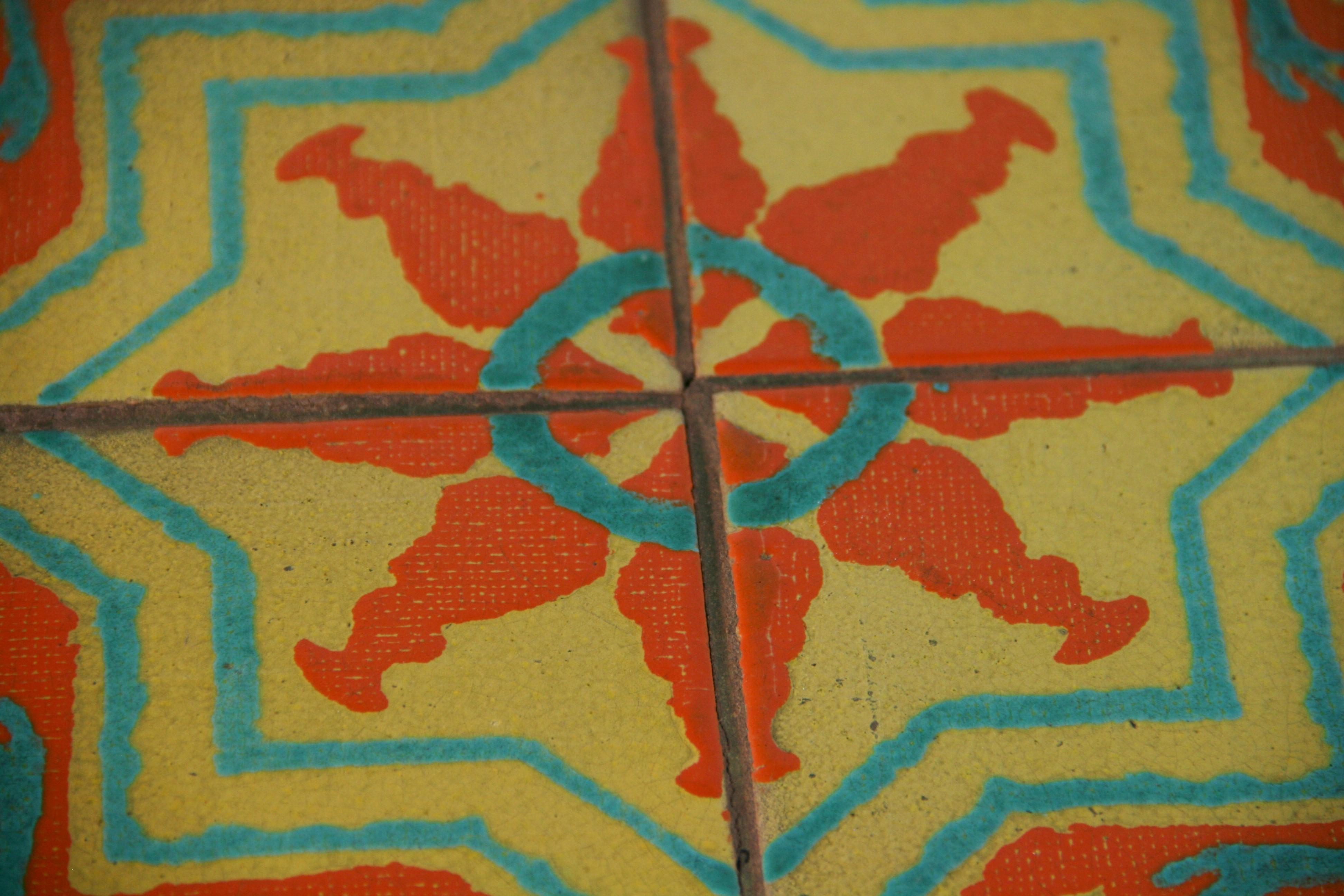 California Catalina Tile and Oak  Arts and Craft Side  Table 1910 In Good Condition In Douglas Manor, NY