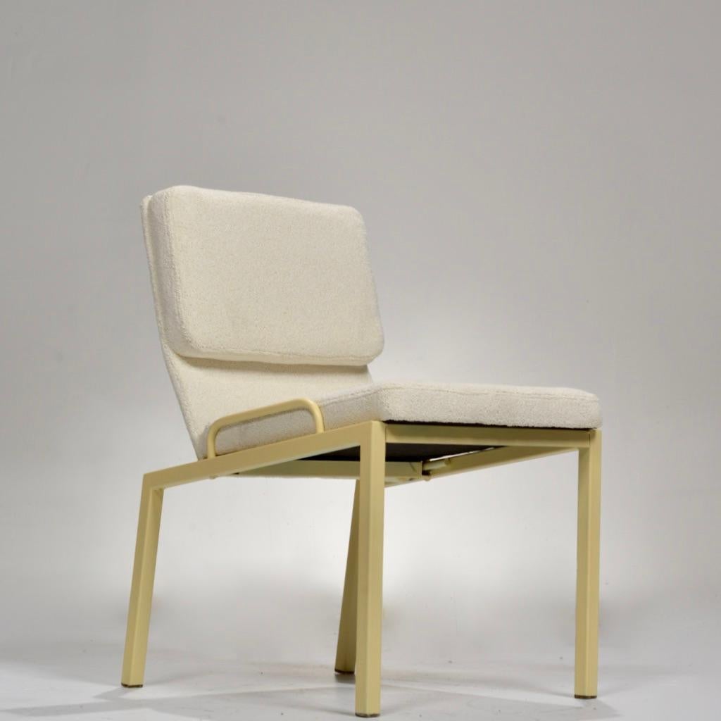 American Californian Modern Dining Chairs in White Boucle Upholstery For Sale