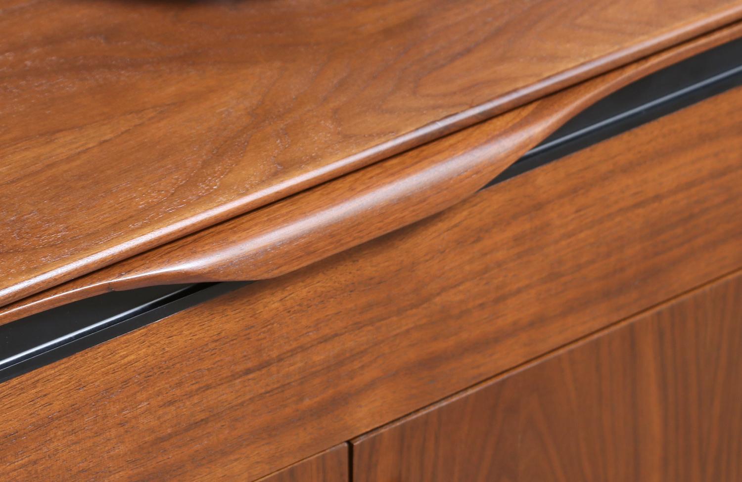 Californian Modernist Walnut Night Stands by John Kapel 1