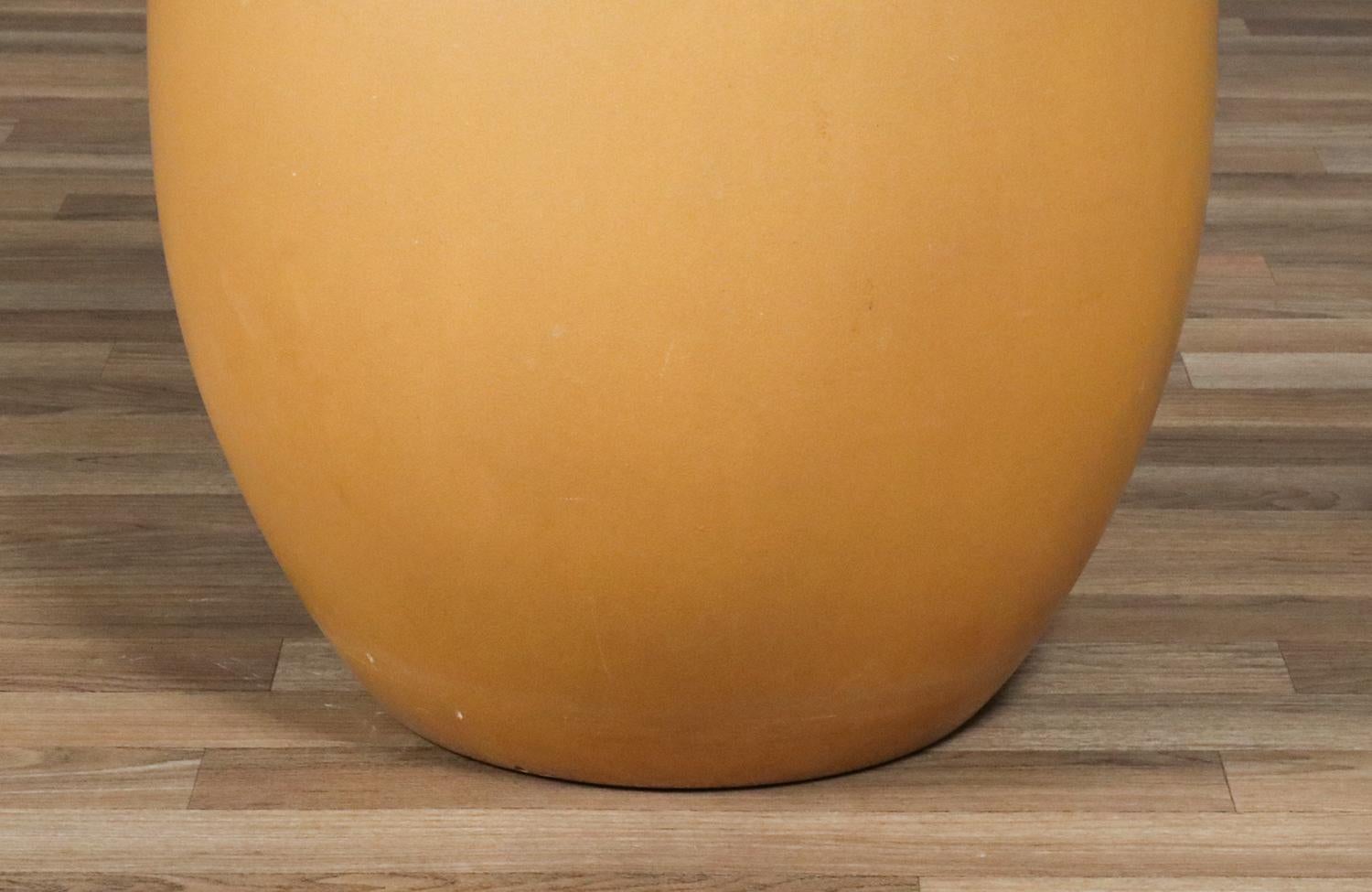 Maceta de mostaza Californian Pro Artisan de David Cressey y Raul Coronel en venta 2