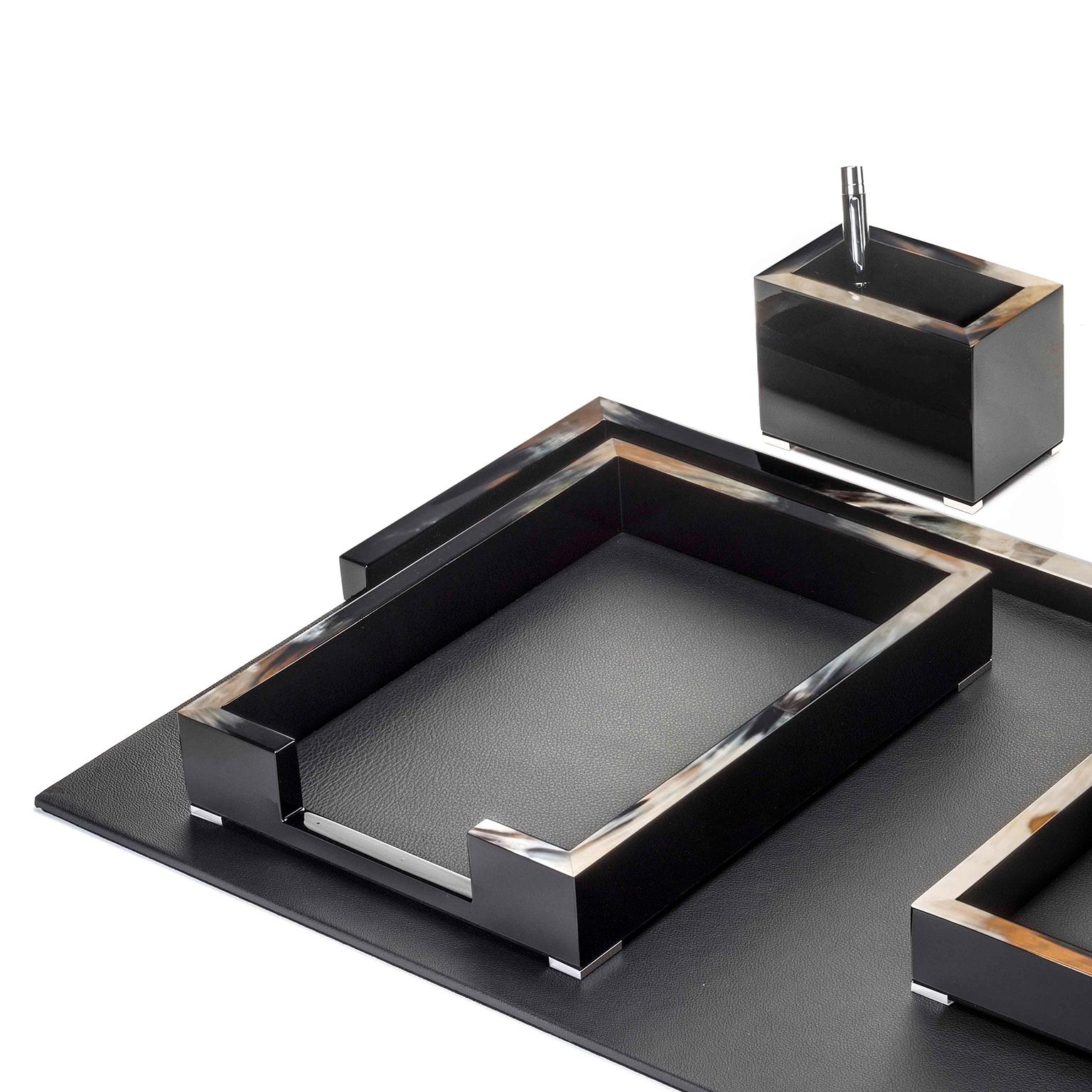 Calipso A4 Letter Tray in Corno Italiano, Lacquered Wood and Leather, Mod. 5303s In New Condition For Sale In Recanati, Macerata