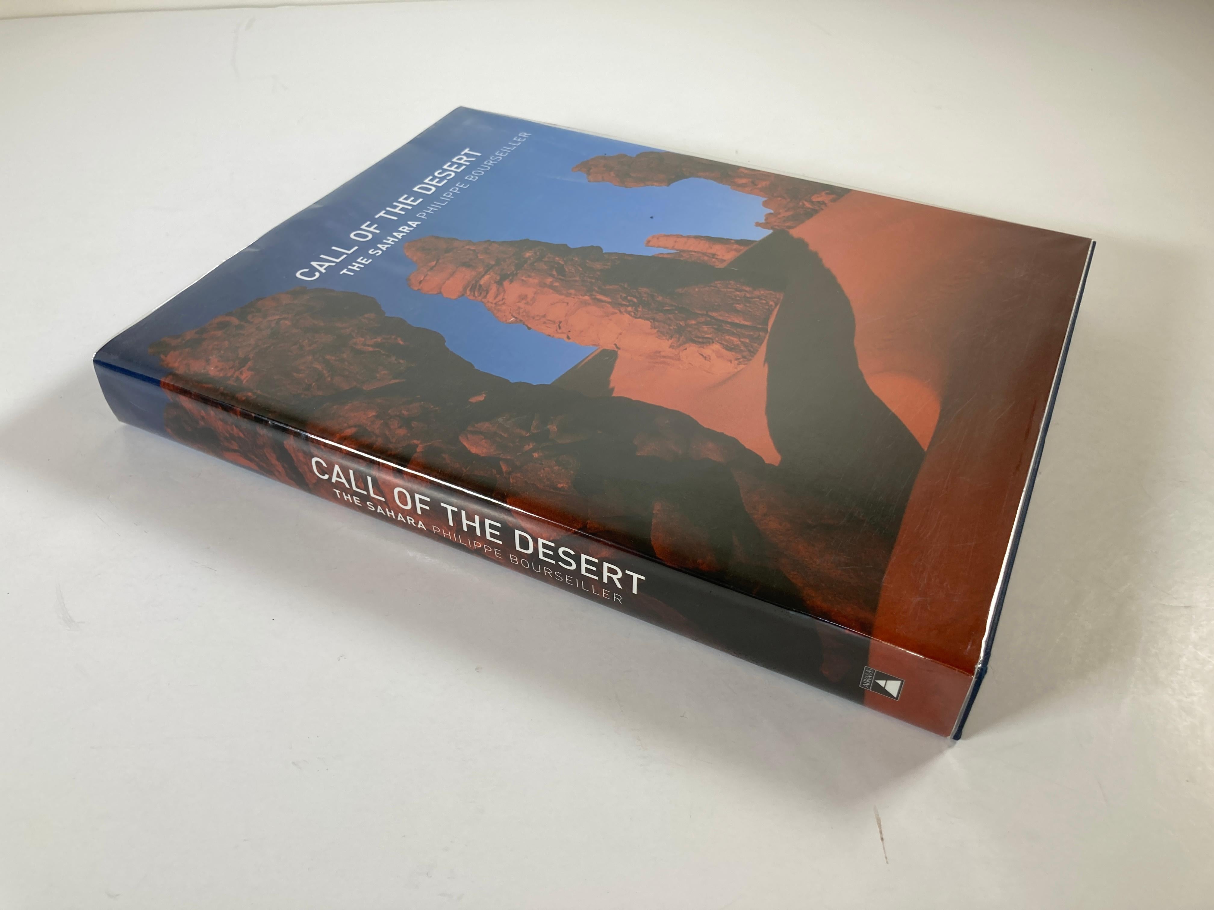 Artisanat Livre à couverture rigide « Call of the Desert The Sahara » de Philippe Bourseiller en vente