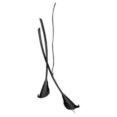 Lámpara contemporánea Calla Lily de yeso negro de Benediko, Pareja