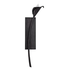 Calla Lily Wandleuchte, Wandleuchte aus schwarzem Gips von Benediko, rechte Version