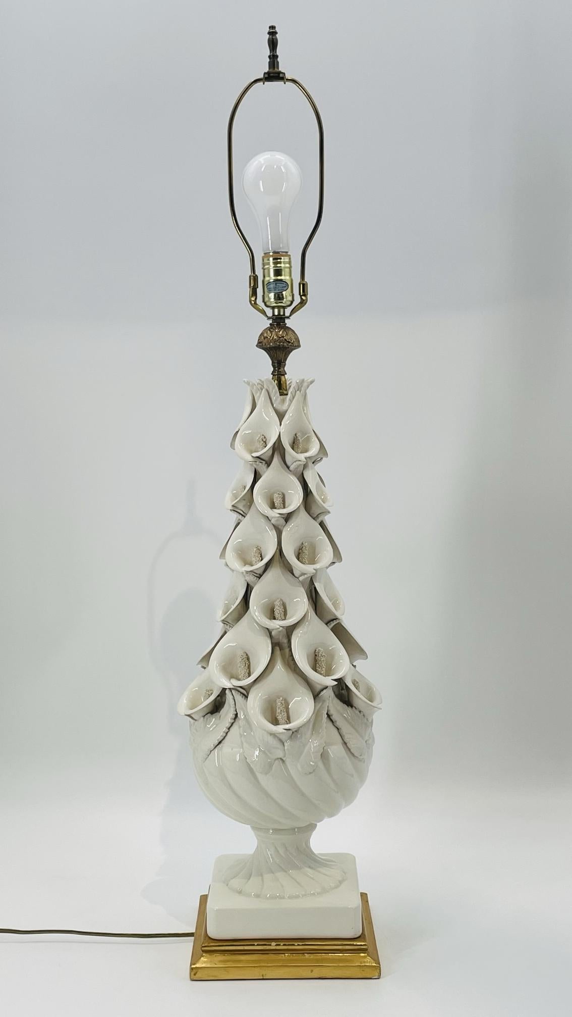 Lampe de table Calla Lily par Bondia/Manises, Espagne, années 1960 Bon état à Los Angeles, CA
