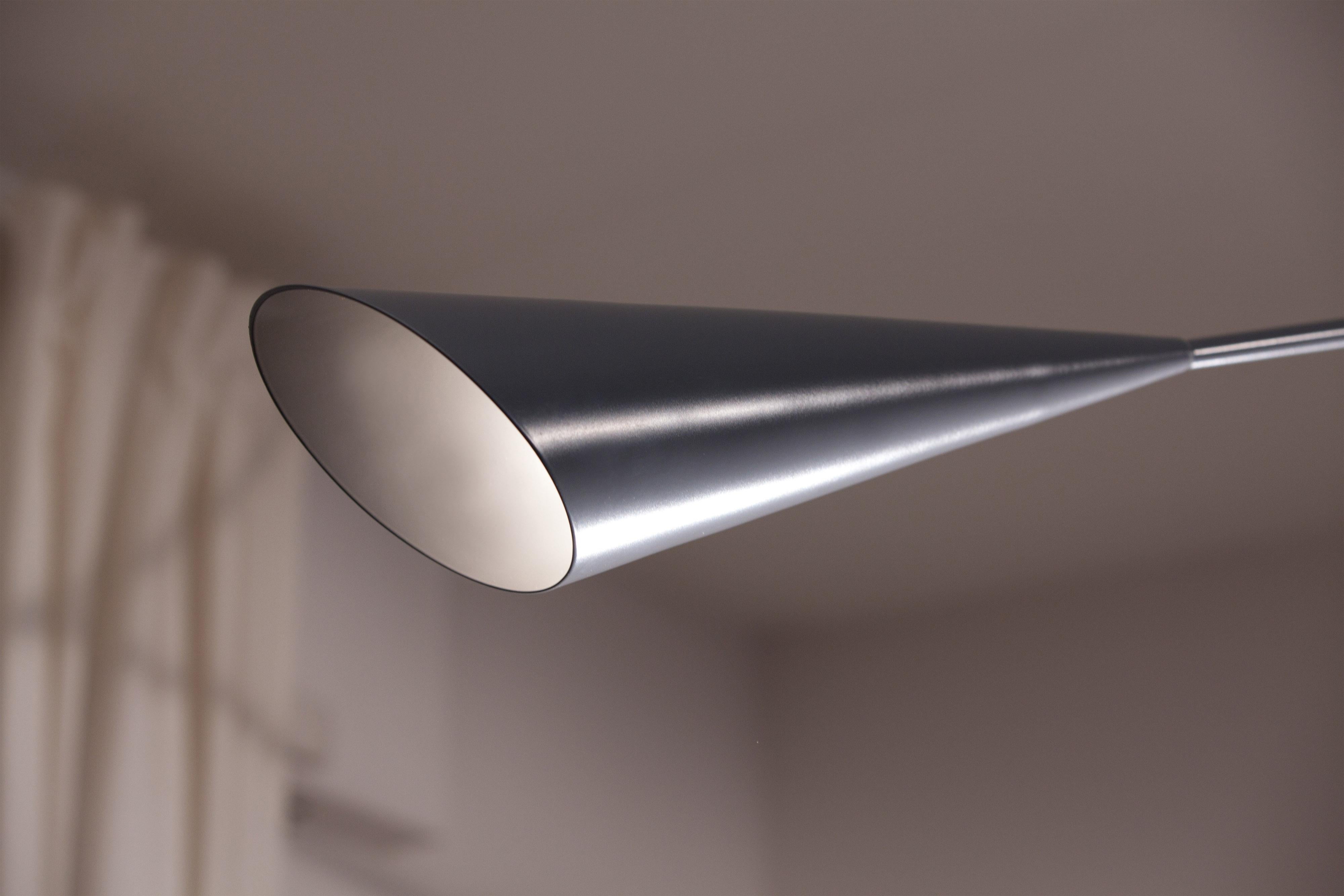 Lámpara de techo moderna Calla - Iluminación minimalista italiana de lujo, Greyge Acero en venta