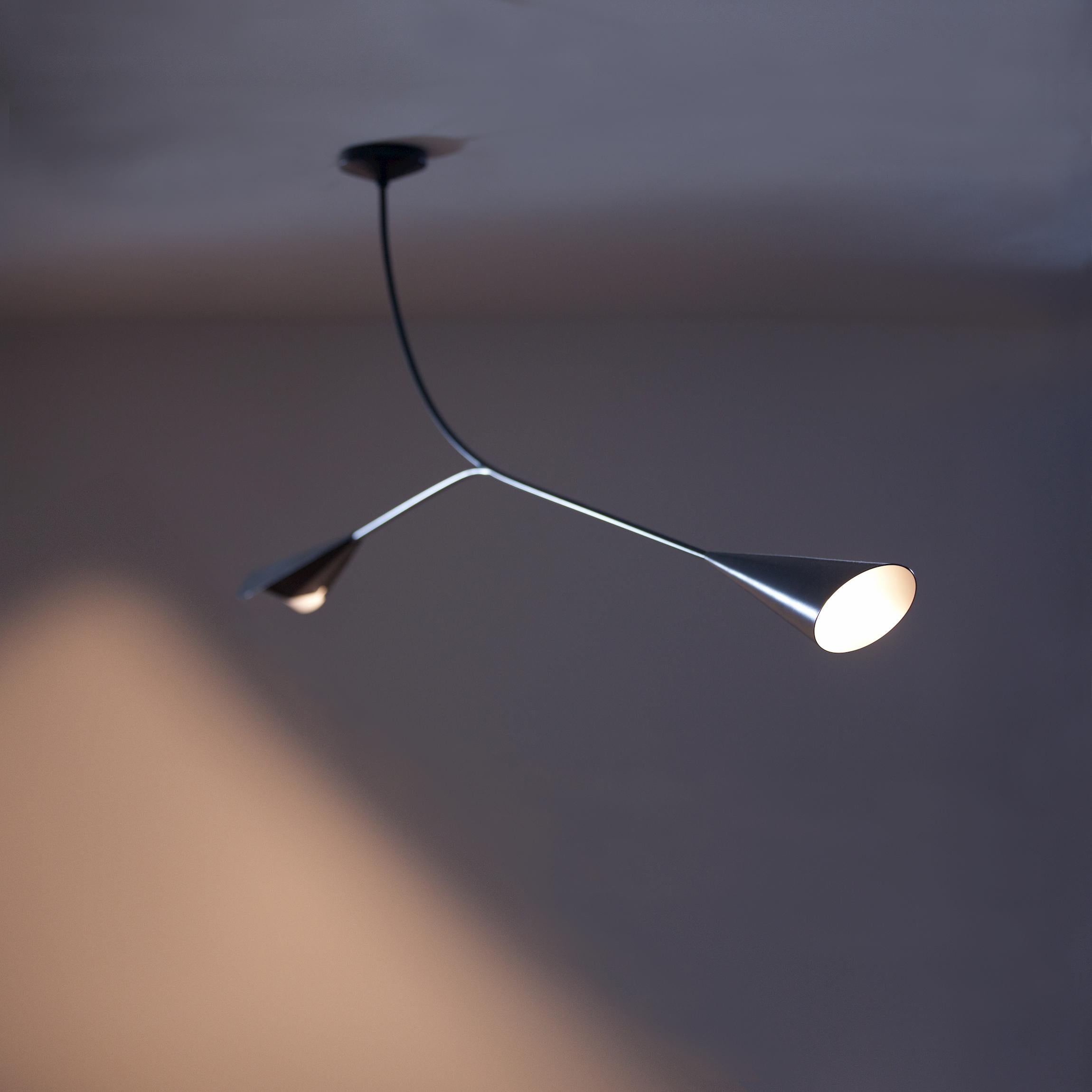 Lámpara de techo moderna Calla - Iluminación minimalista italiana de lujo, Greyge en venta 2