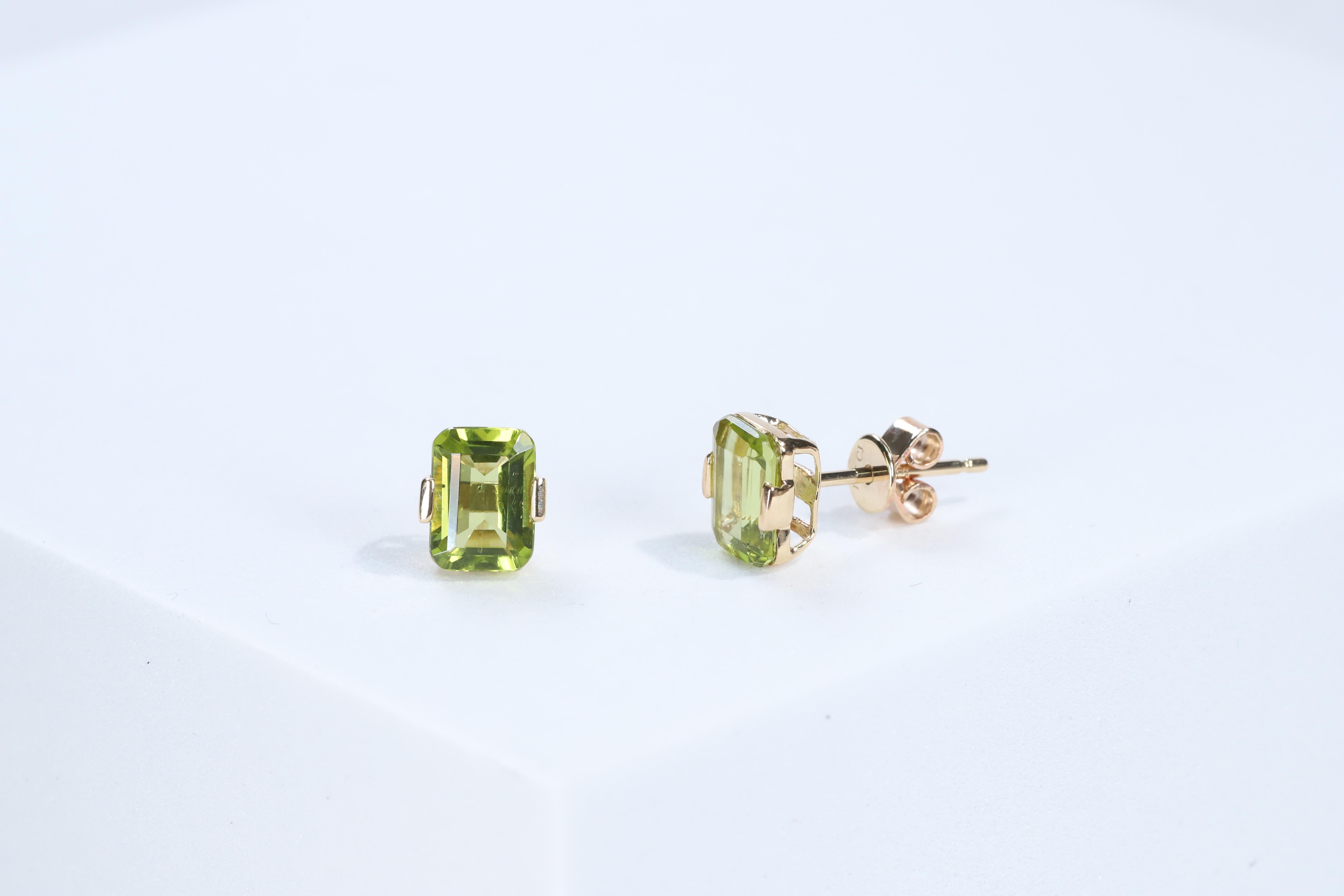 Art Deco Callie 10K Yellow Gold Emerald-Cut Peridot Earrings For Sale