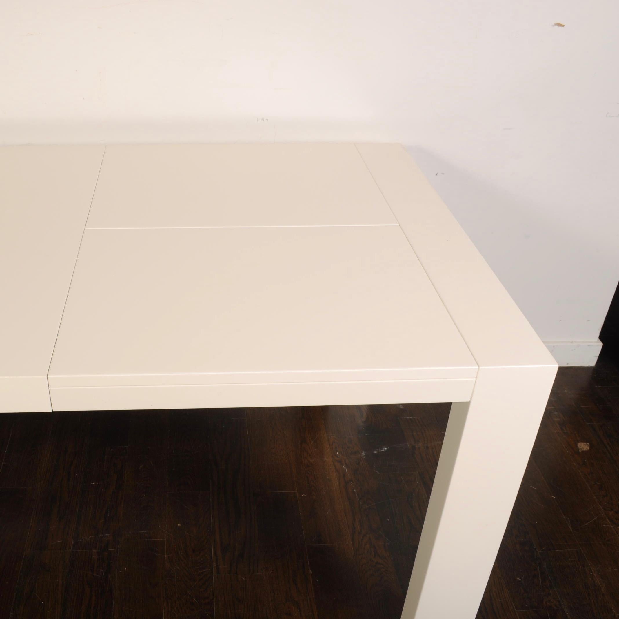 Lacquered Calligaris White Lacquer Butterfly Leaf Dining Table