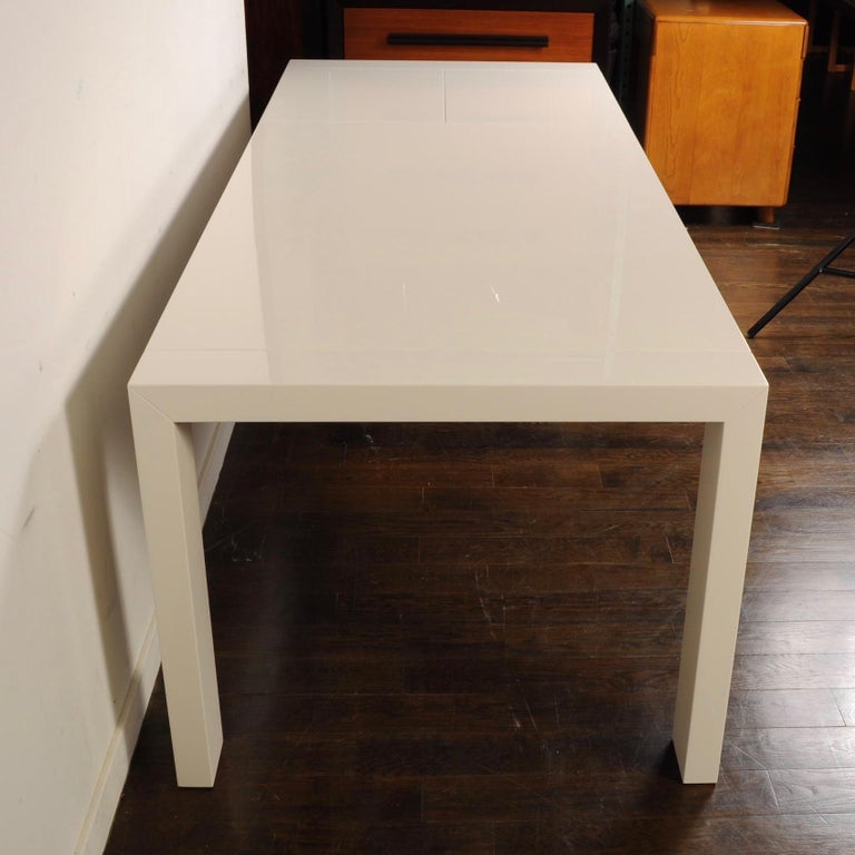 Calligaris White Lacquer Butterfly Leaf Dining Table at 1stDibs