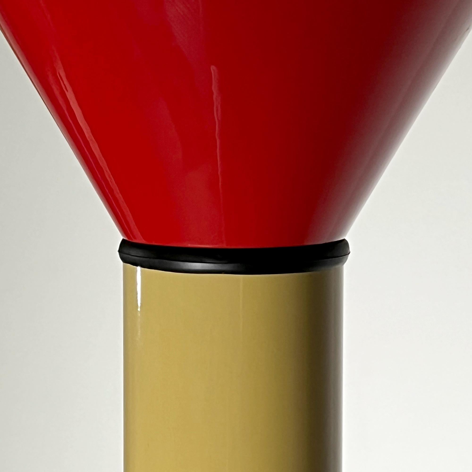 Callimaco Floor Lamp by Ettore Sottsass for Artemide, Italy In Good Condition For Sale In PARIS, FR