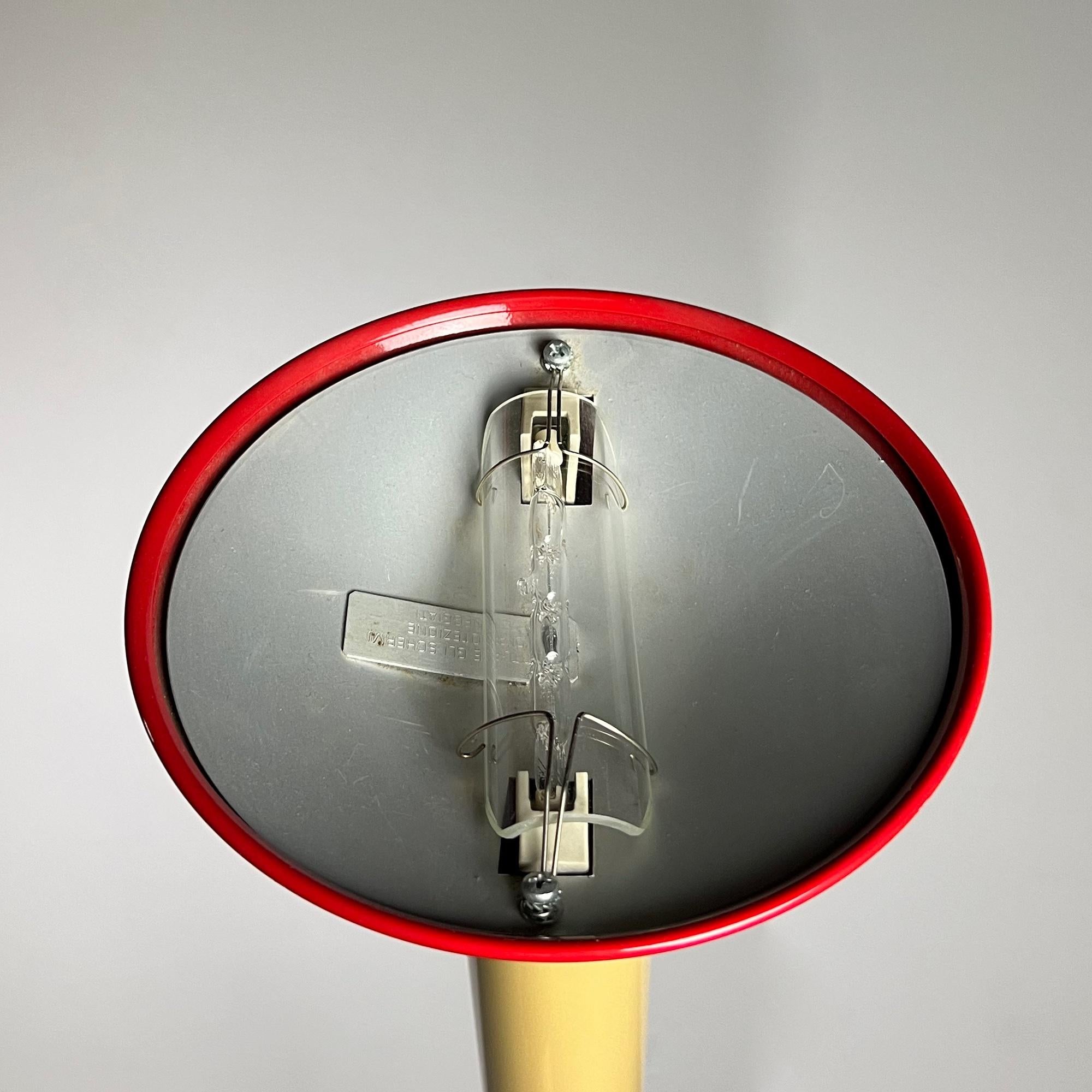 Callimaco Floor Lamp by Ettore Sottsass for Artemide, Italy In Good Condition For Sale In PARIS, FR