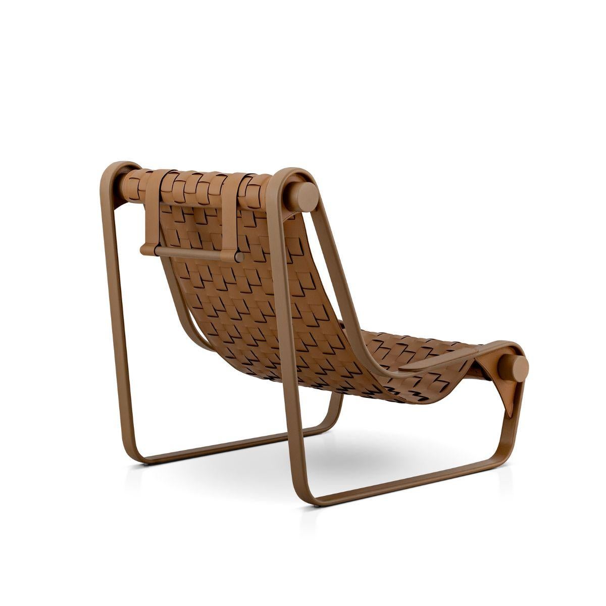 Moderne Calma Lounge Chair, Retro-Inspired Contemporary en vente