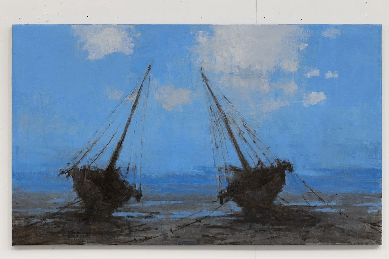 Barcas en Bagamoyo II par Calo Carratalá - Peinture marine, couleurs bleues, bateaux en vente 2