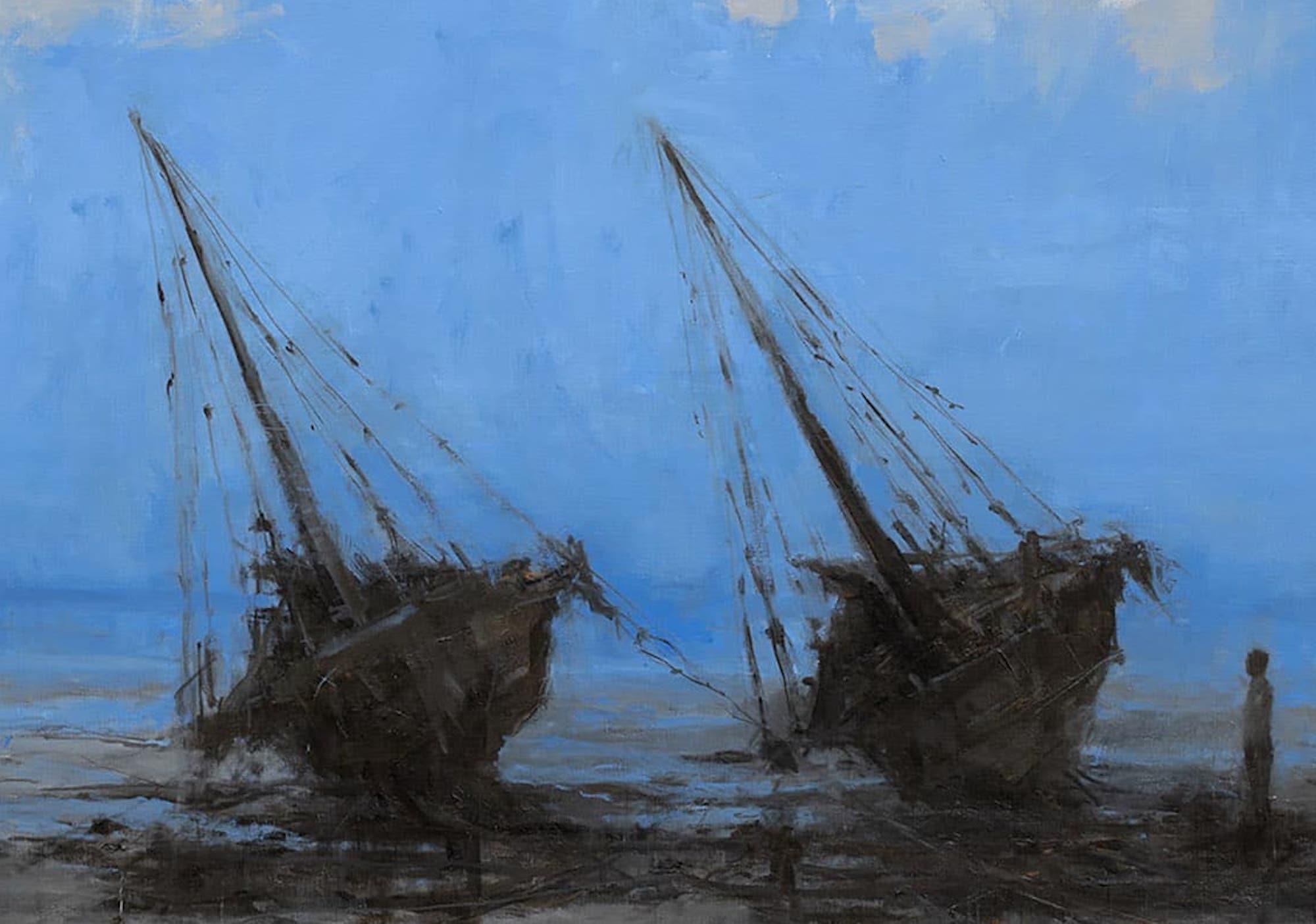 Barcas en Bagamoyo IV par Calo Carratalá - Peinture marine, couleurs bleues, bateaux en vente 4