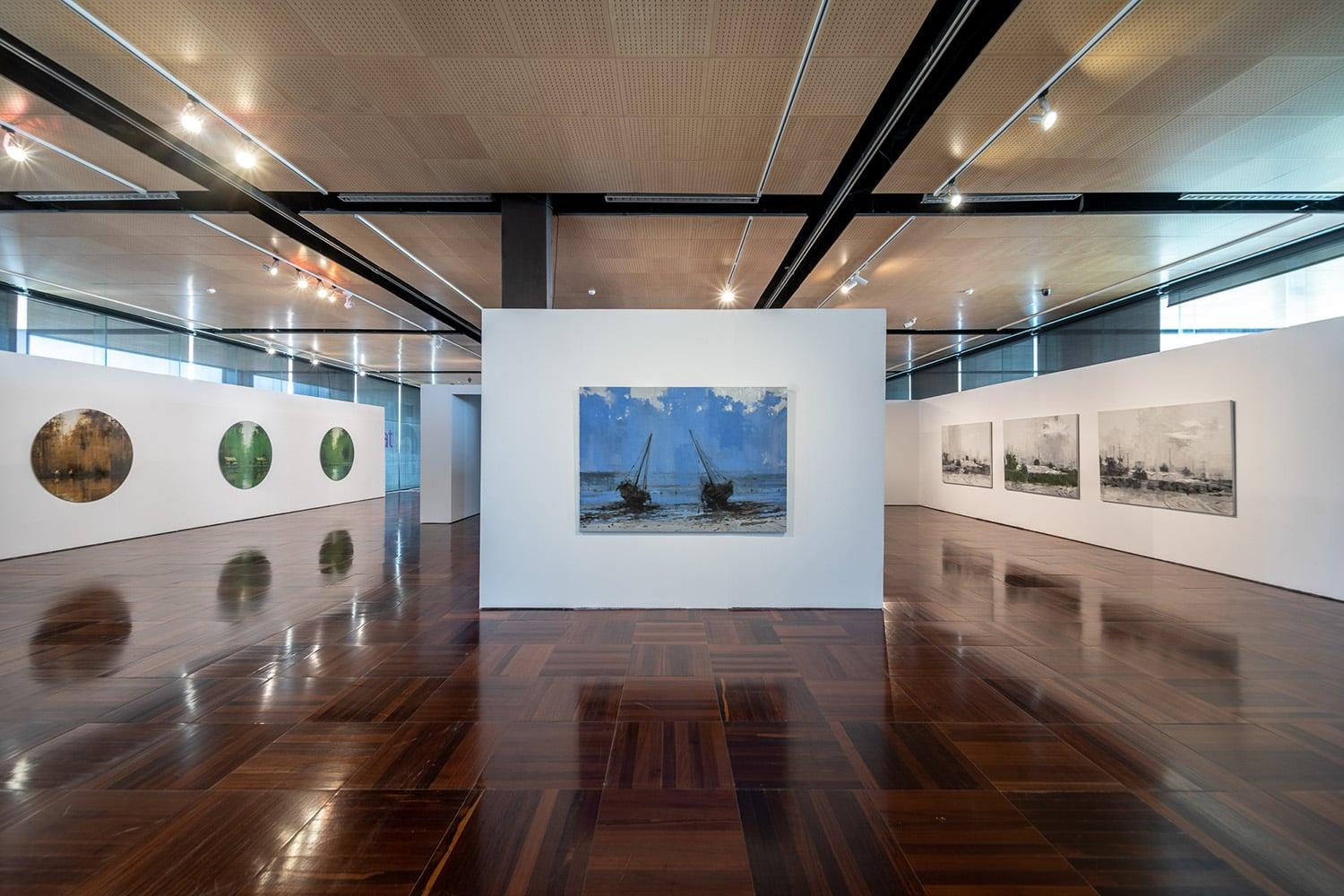 Todo avanza hacia su final V von Calo Carratalá - Landschaftsmalerei, Tansania im Angebot 4